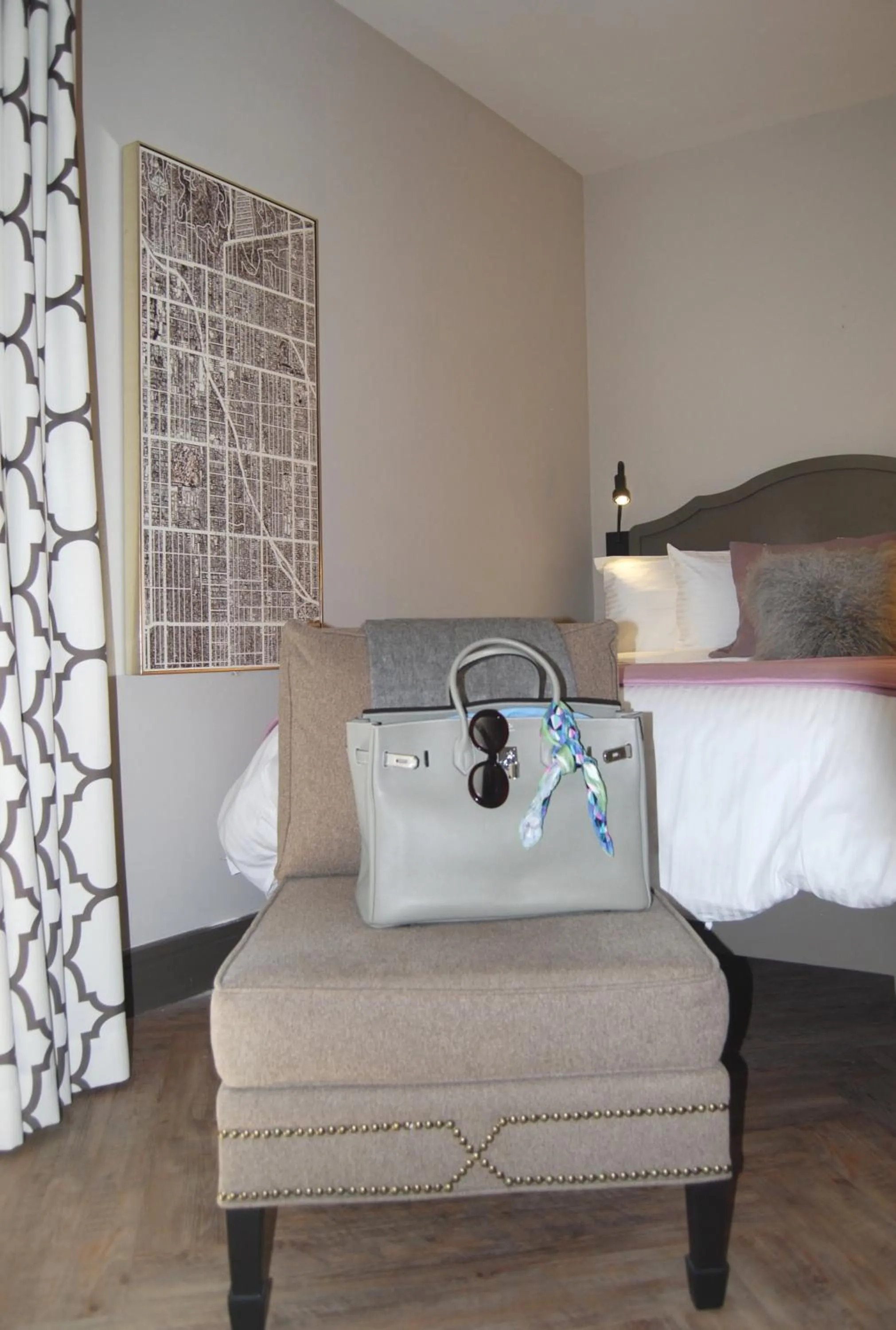 Decorative detail in Hollywood Hotel