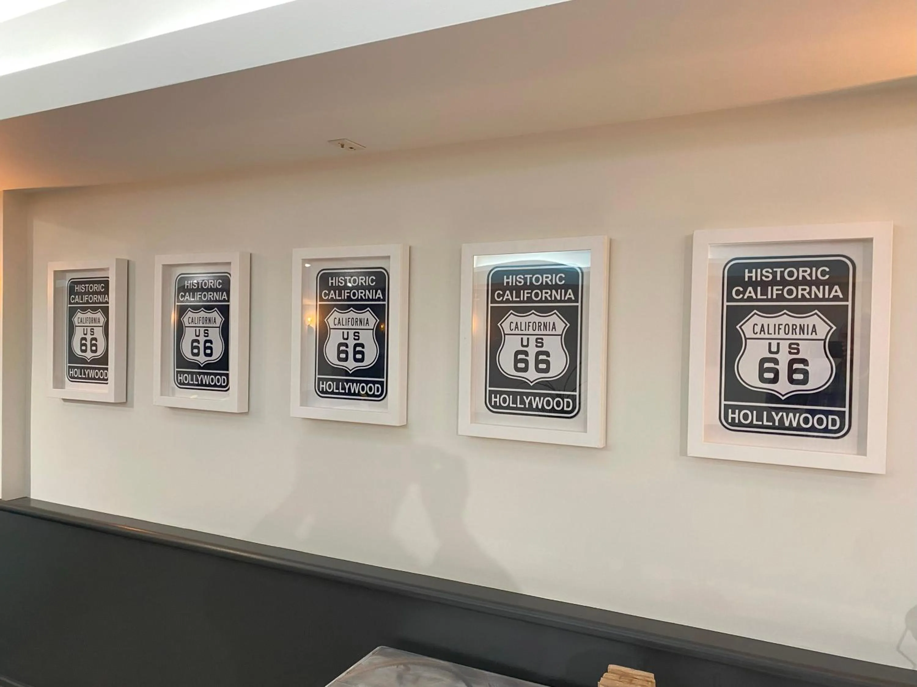 Restaurant/places to eat in Hollywood Hotel