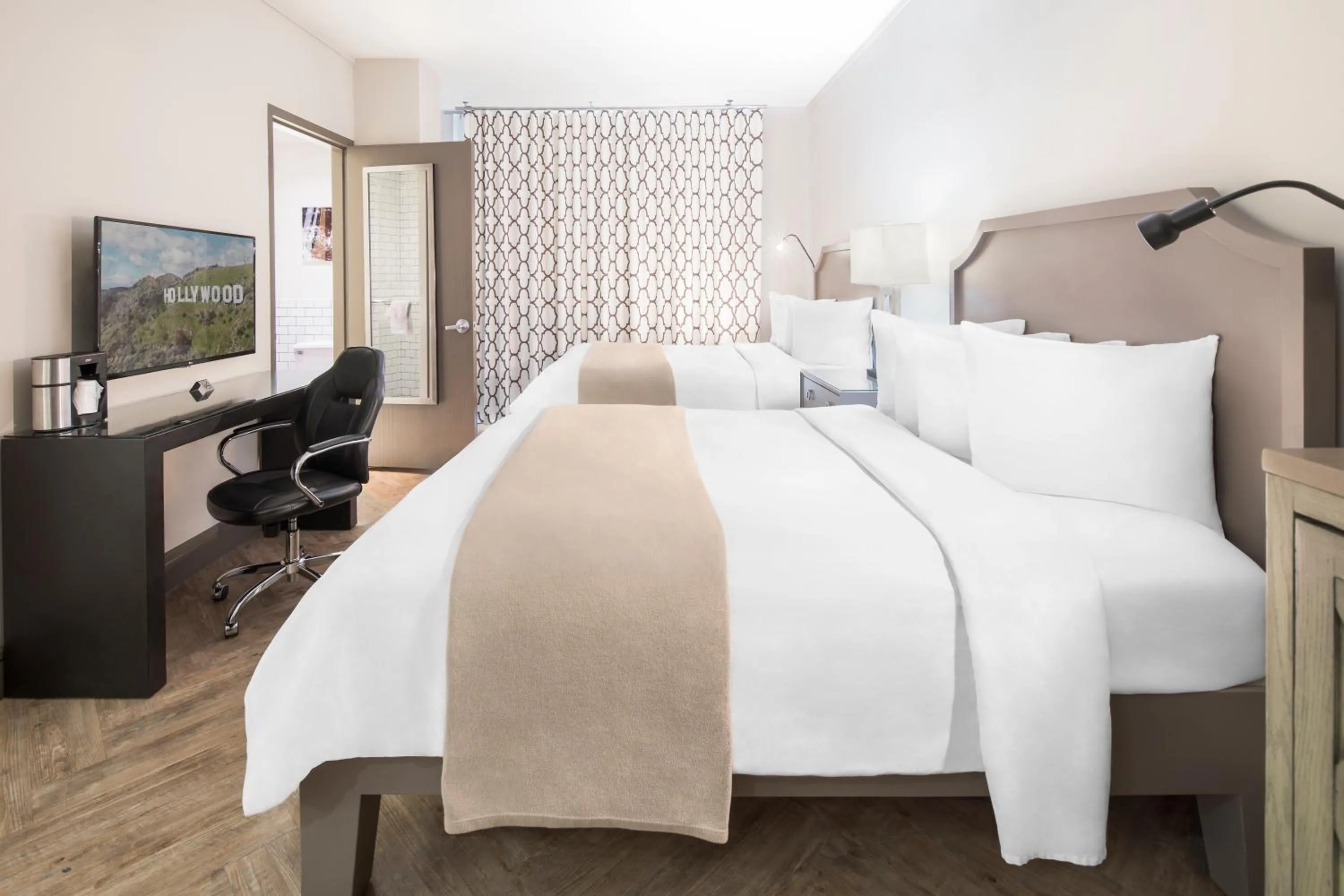 Bed in Hollywood Hotel