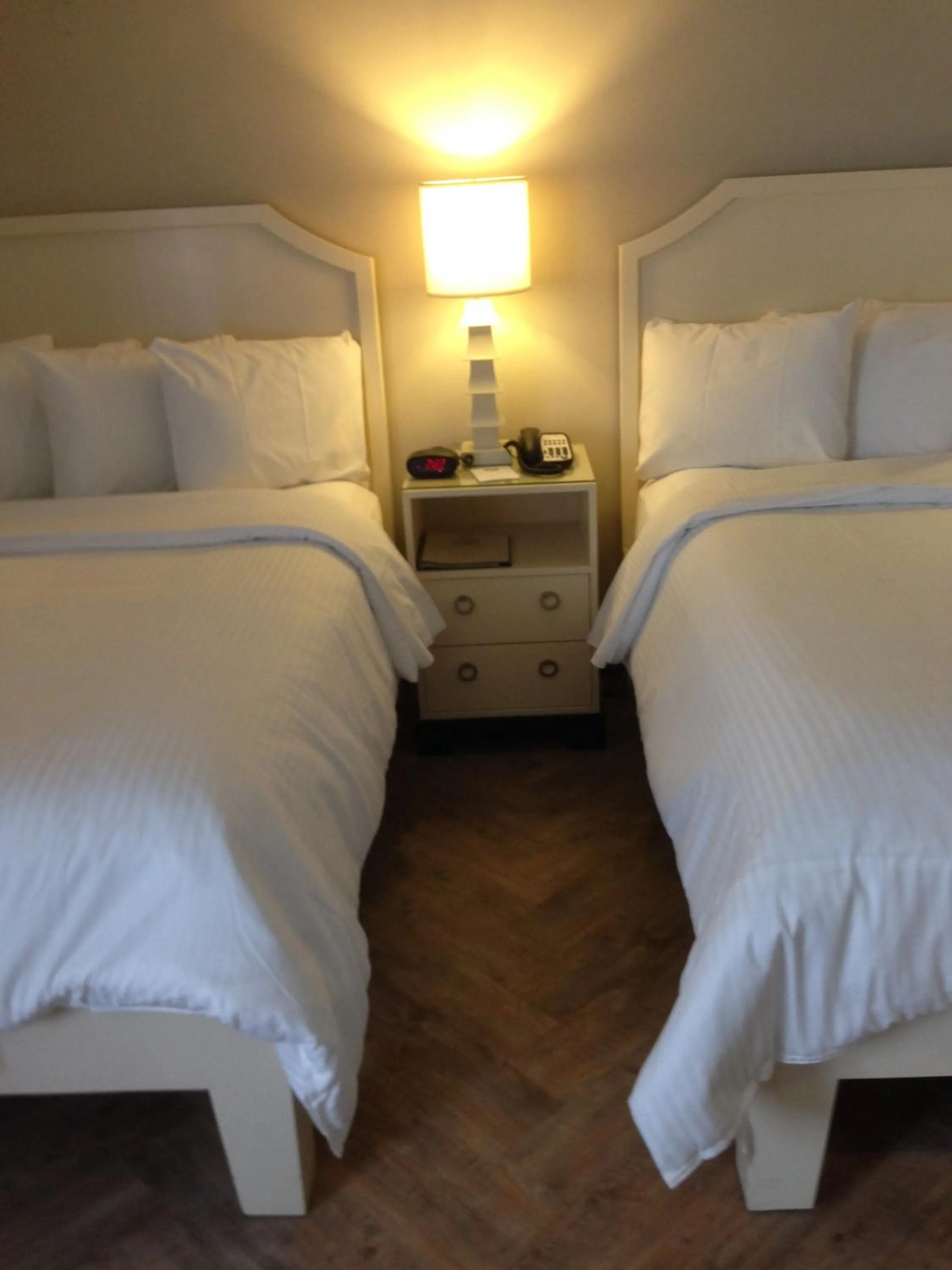 Bedroom, Bed in Hollywood Hotel