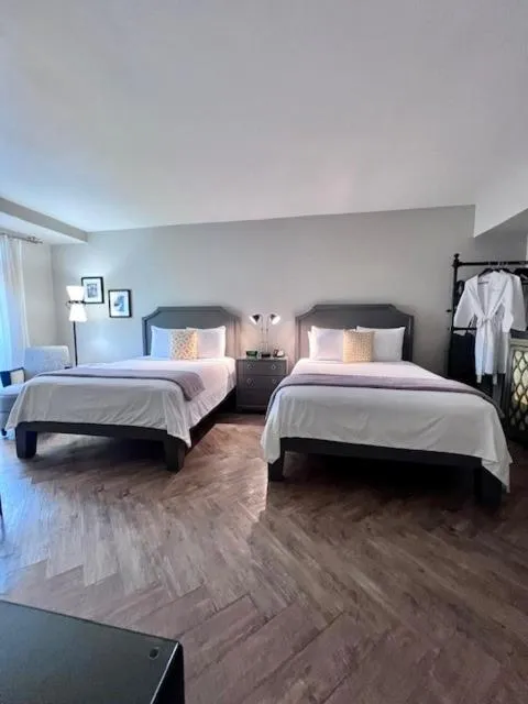 Bed in Hollywood Hotel