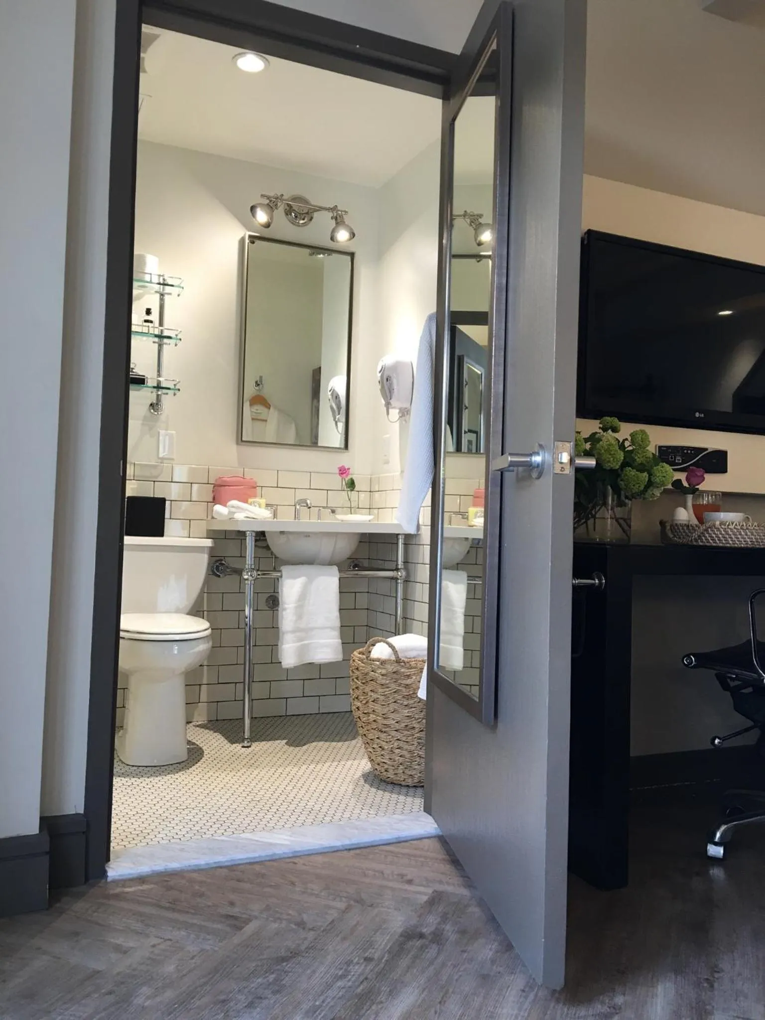 Bathroom in Hollywood Hotel