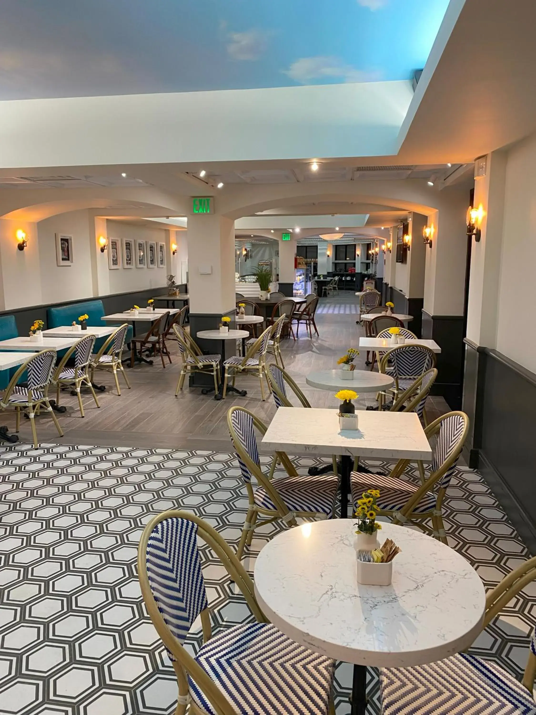 Restaurant/places to eat in Hollywood Hotel Restaurant/places to eat in Hollywood Hotel