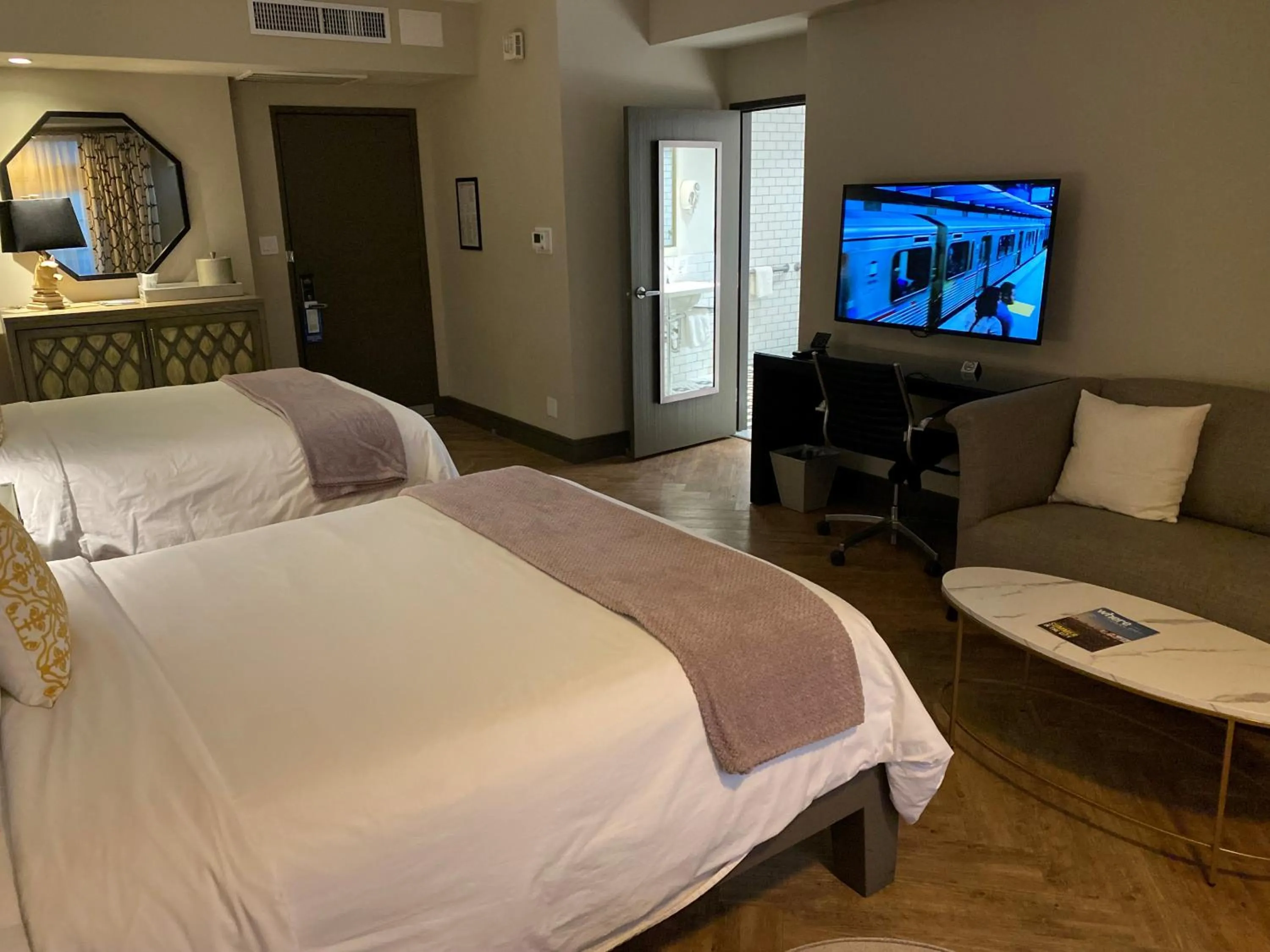 Bed in Hollywood Hotel