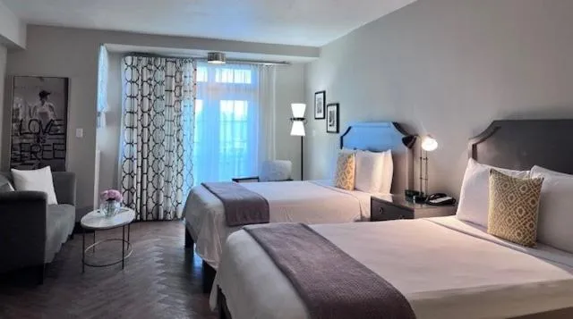 Bed in Hollywood Hotel