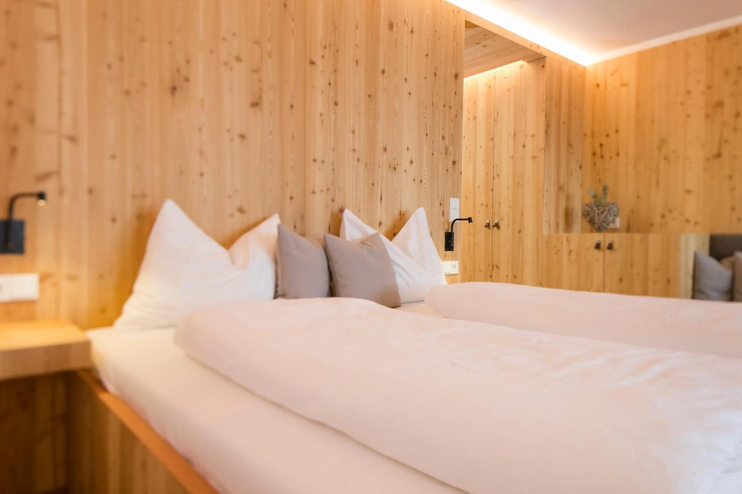 Photo of the whole room, Bed in Berggasthof Häusler