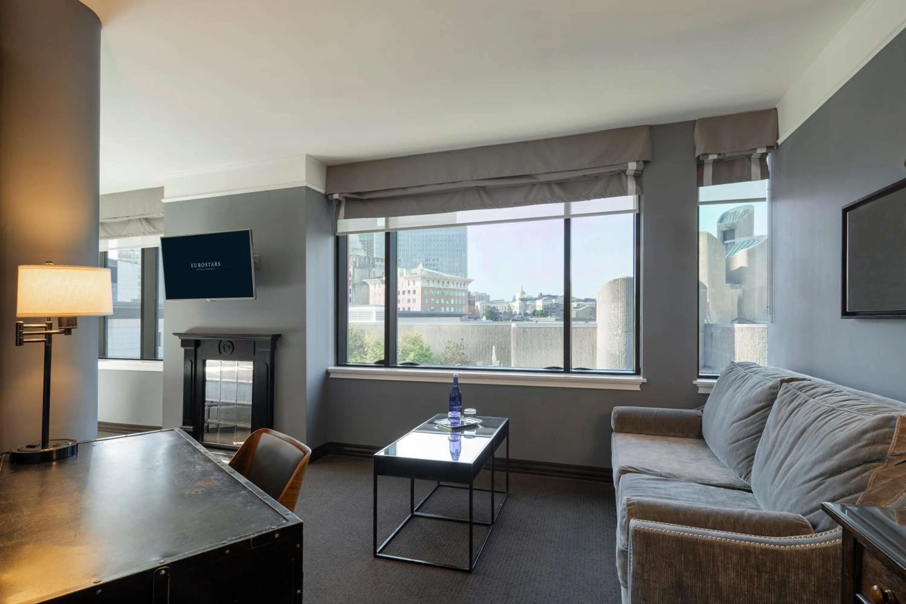 Living room in Eurostars The Boxer