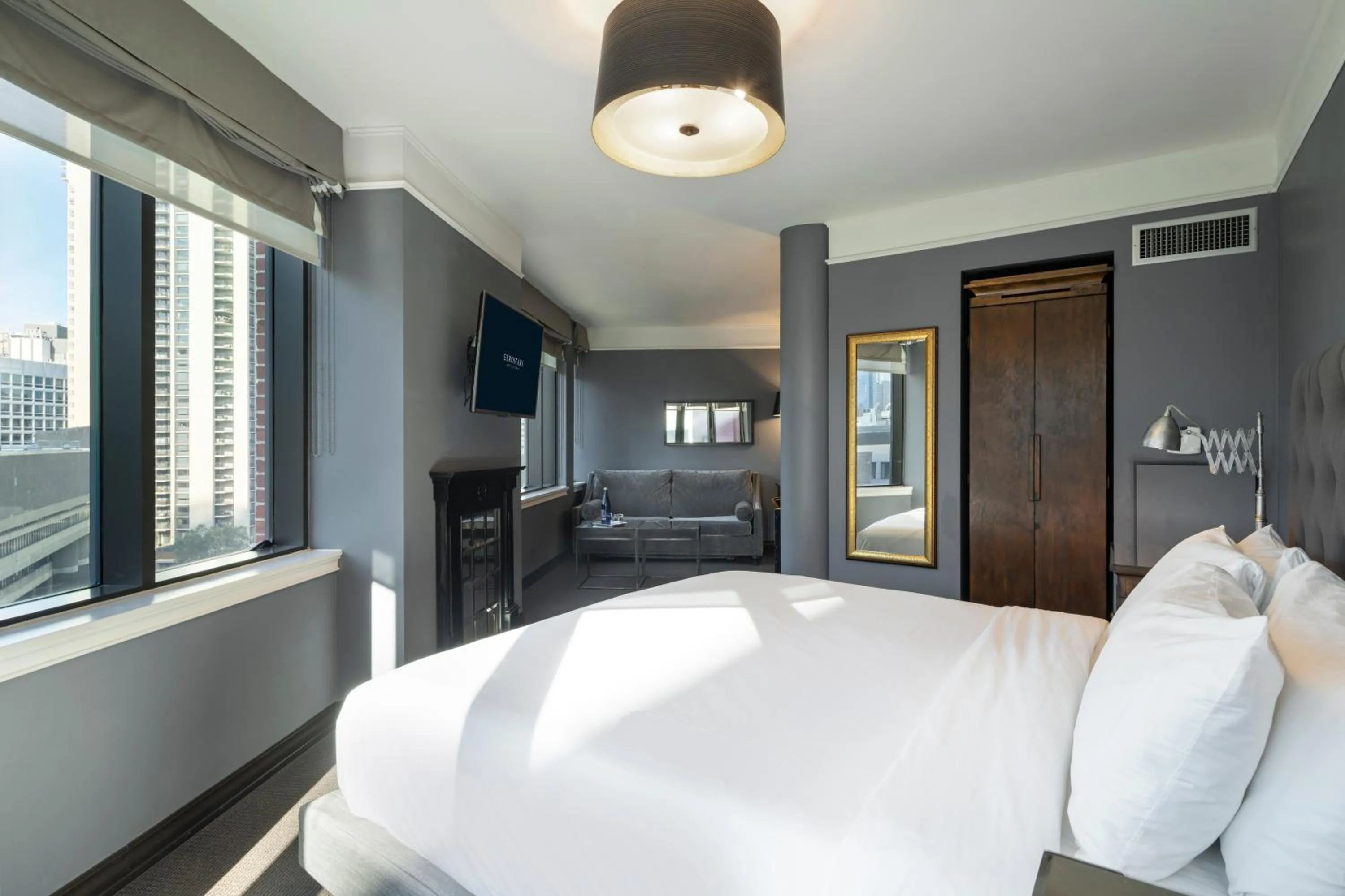 Bed in Eurostars The Boxer