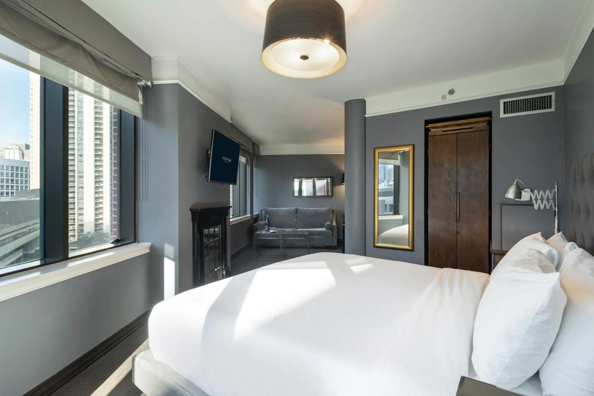 Bed in Eurostars The Boxer