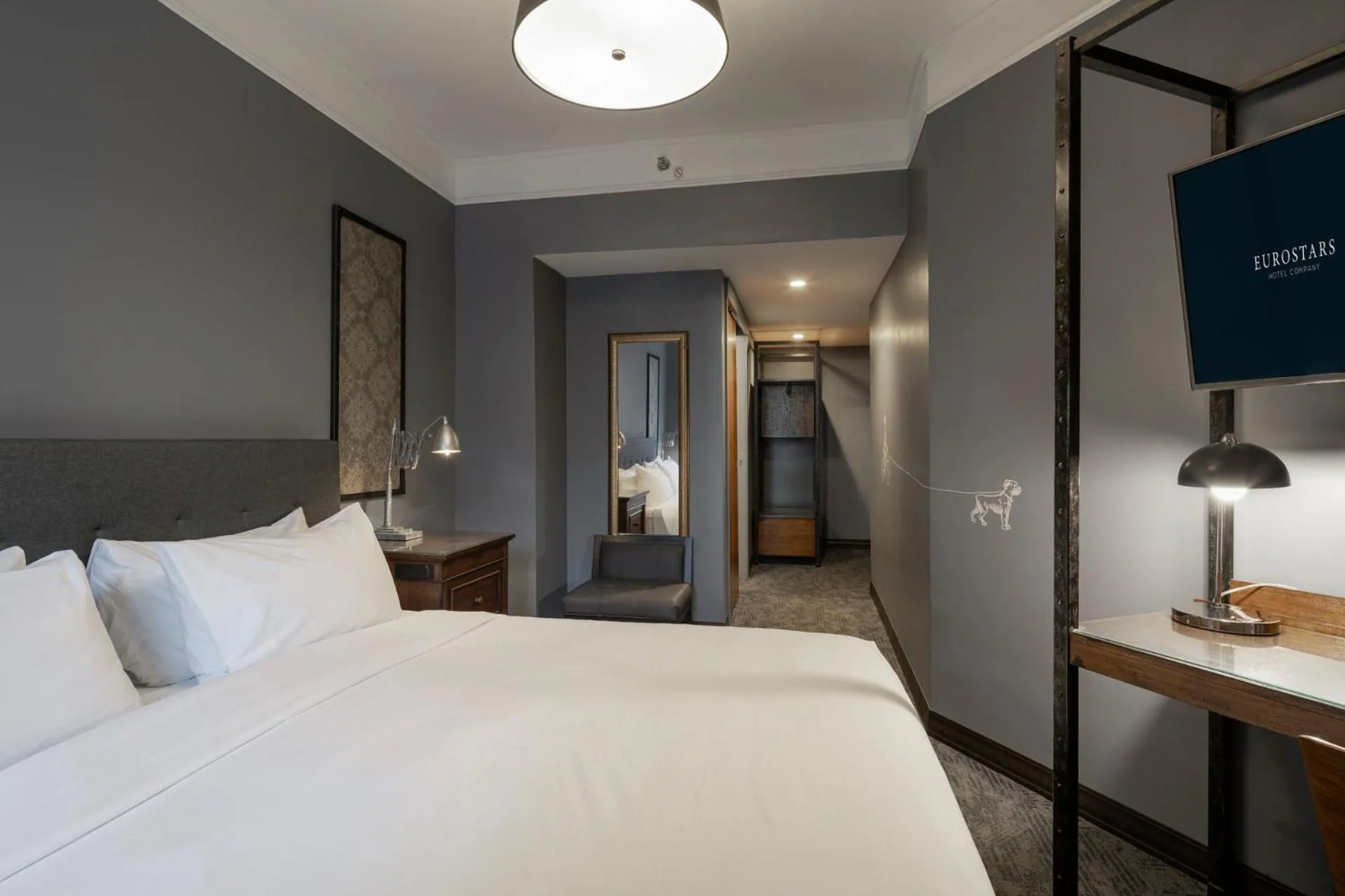 Bed in Eurostars The Boxer