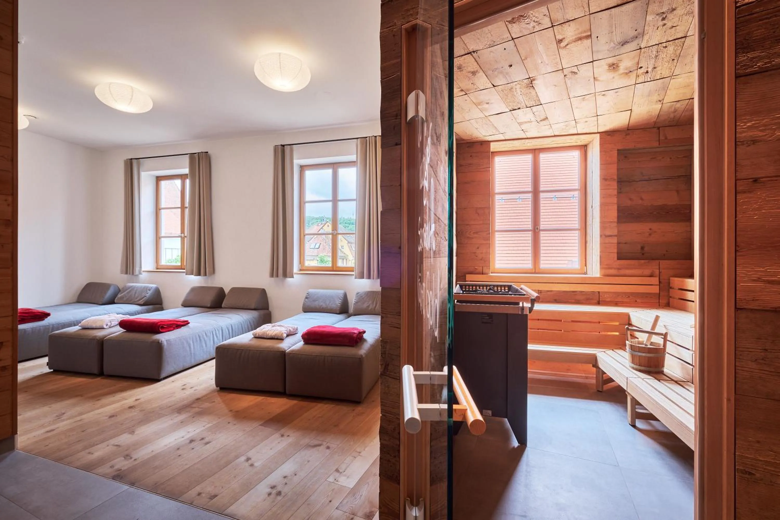 Sauna, Bed in Post Berching