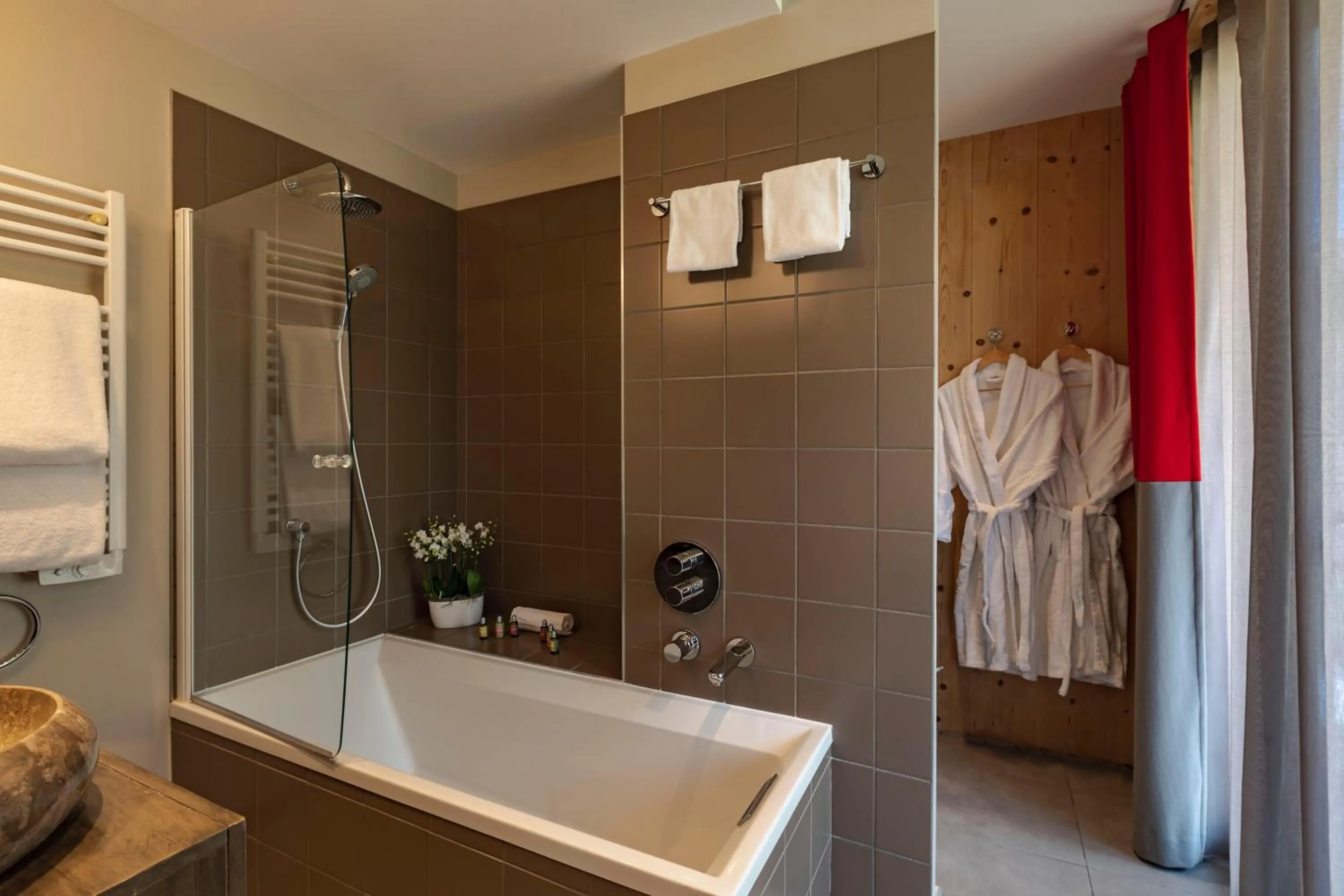 Bathroom in L'Aiguille Grive Chalets Hotel