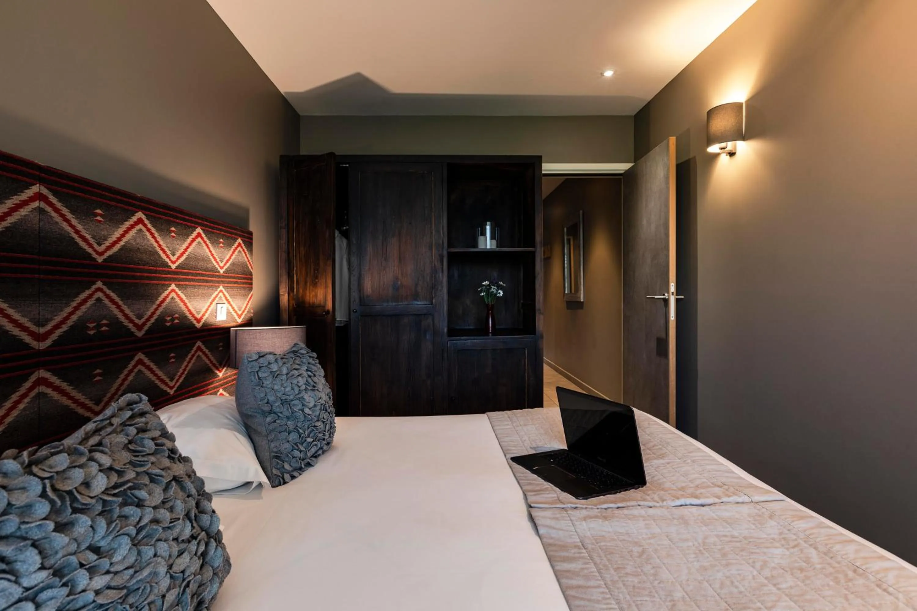 Bed in L'Aiguille Grive Chalets Hotel