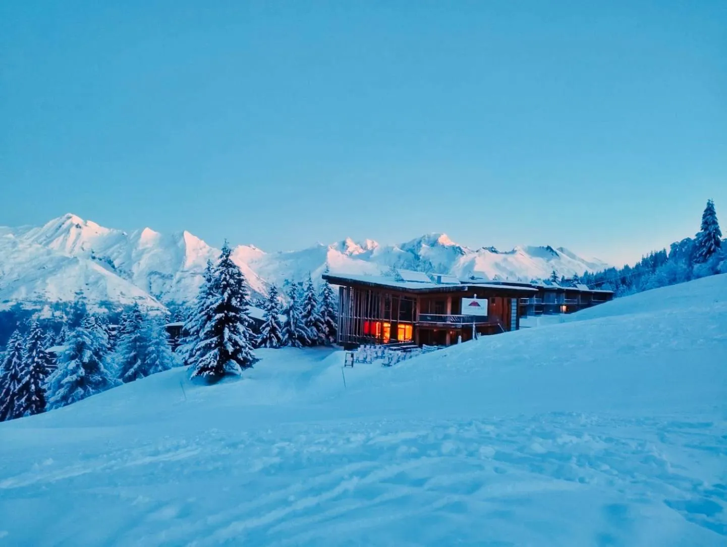 Property building in L'Aiguille Grive Chalets Hotel
