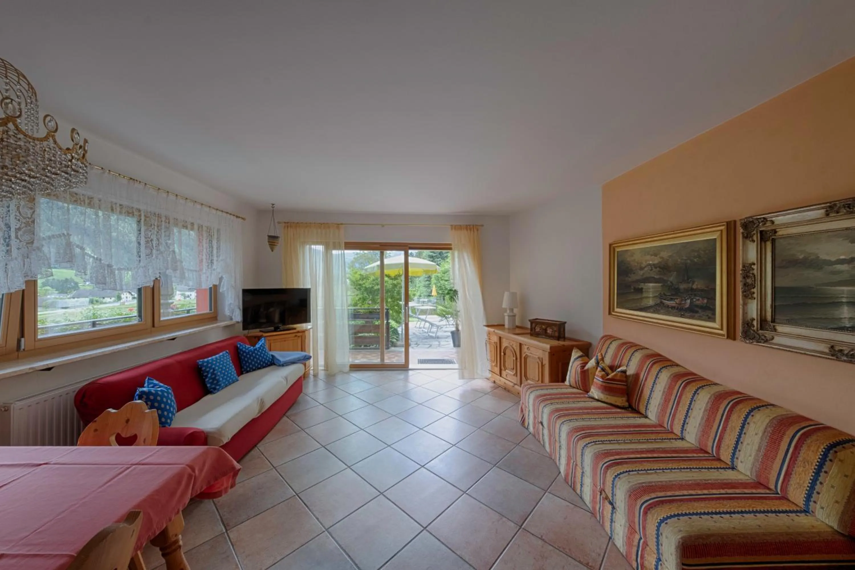 Living room in Residence Obermoarhof - Family Apartments with Pool & Playground