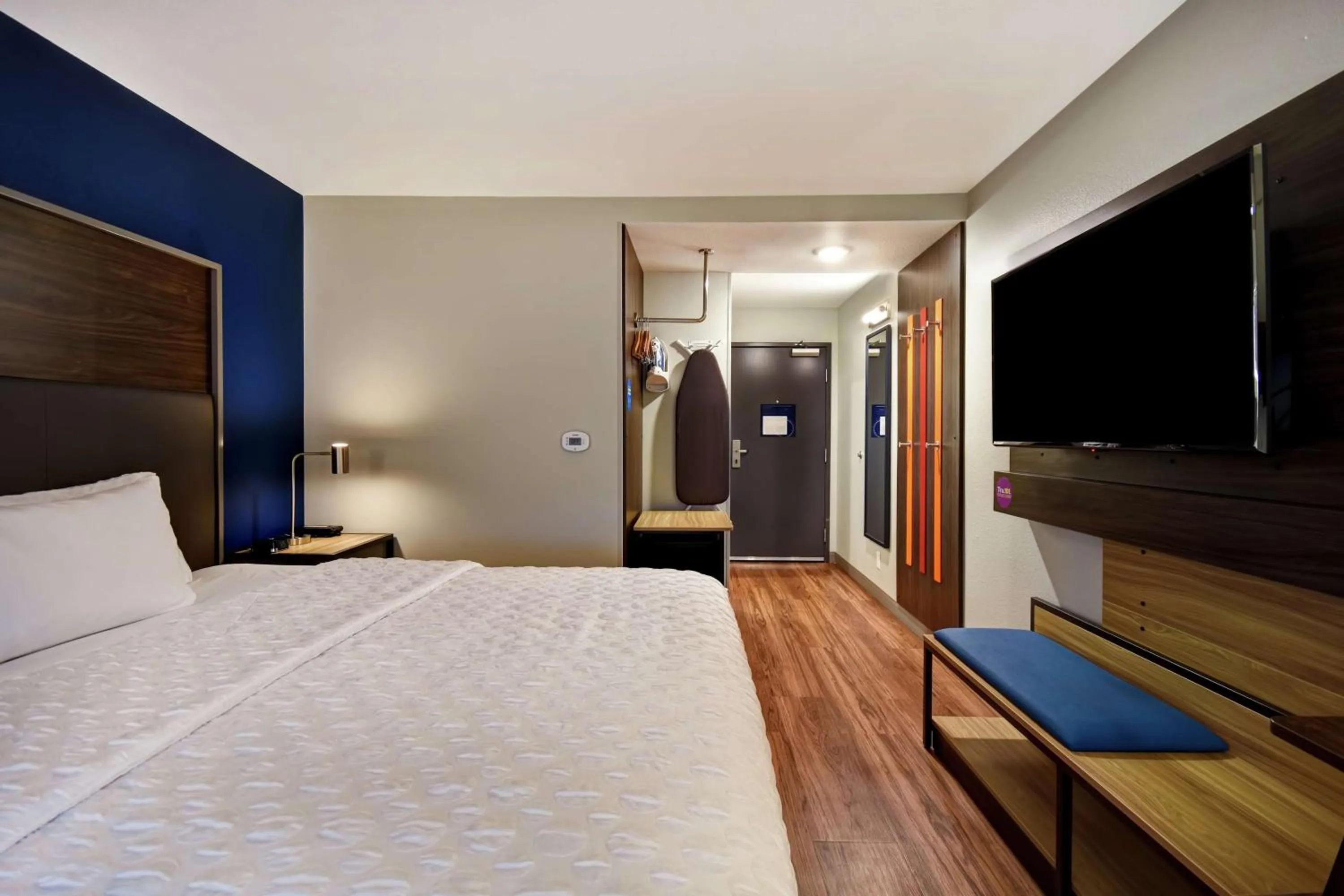 Bedroom, Bed in Tru By Hilton Denver South Park Meadows, Co