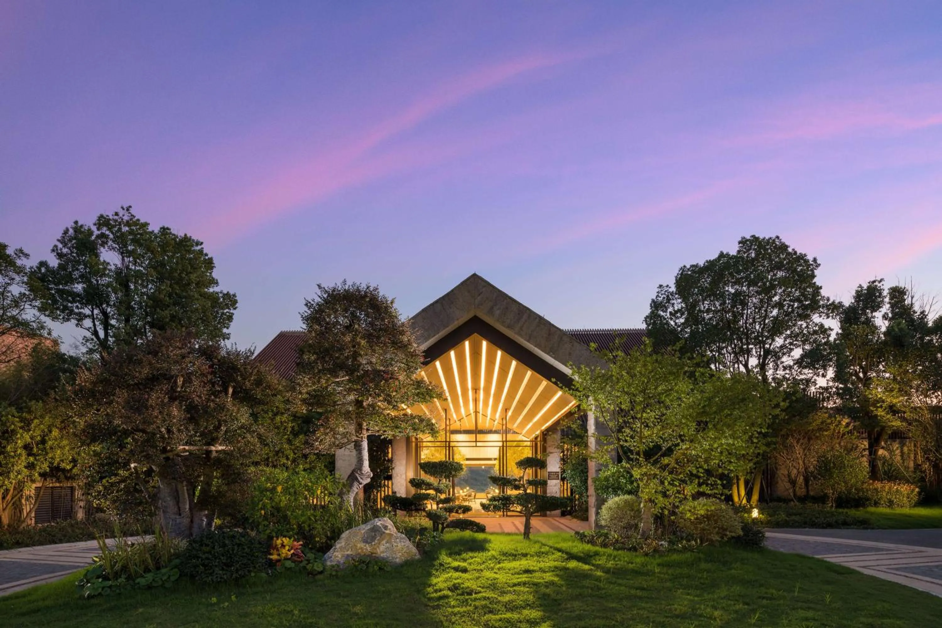 Property building in Conrad Hangzhou Tonglu