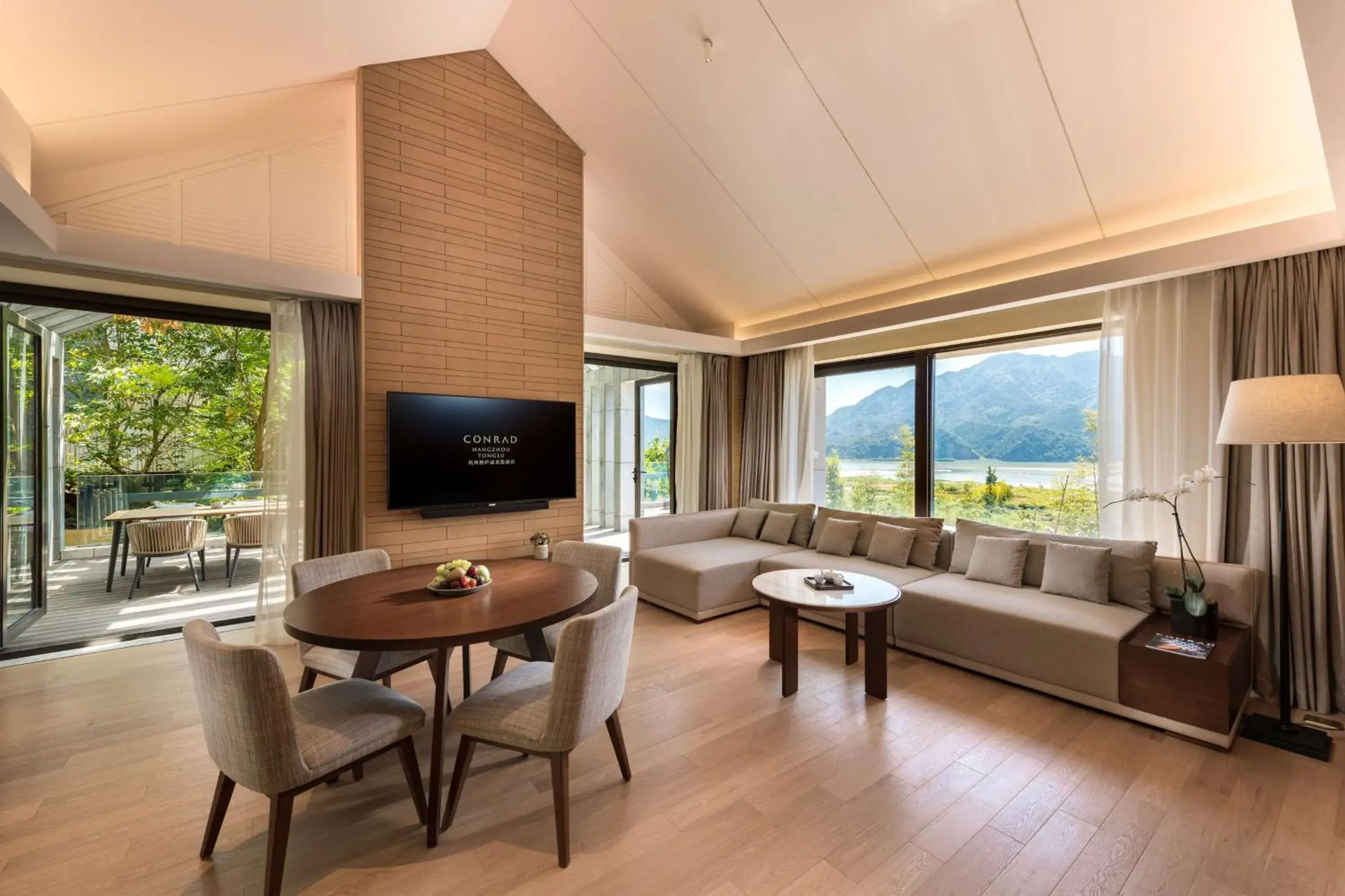 Living room in Conrad Hangzhou Tonglu Living room in Conrad Hangzhou Tonglu