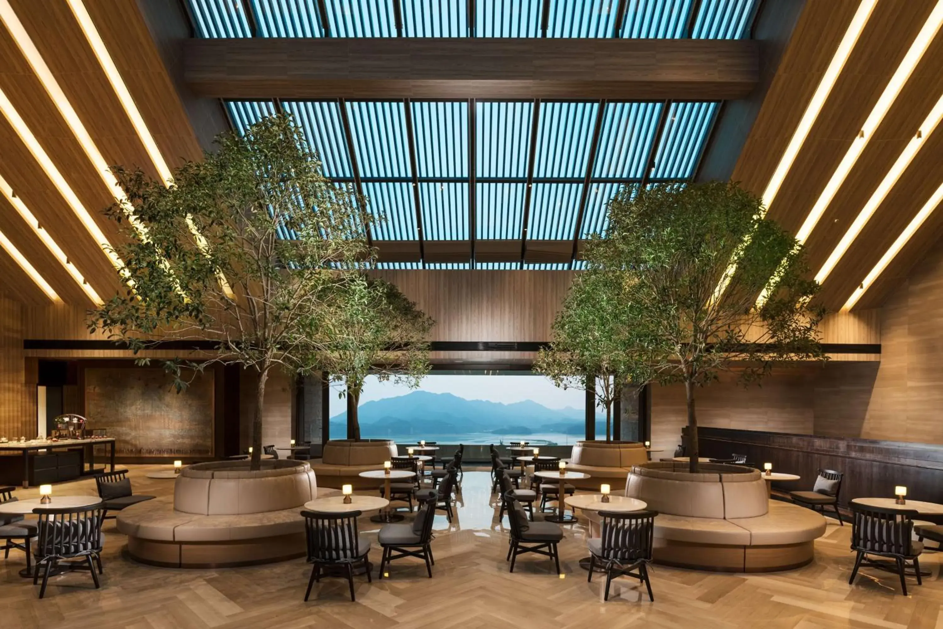 Lobby or reception in Conrad Hangzhou Tonglu Lobby or reception in Conrad Hangzhou Tonglu