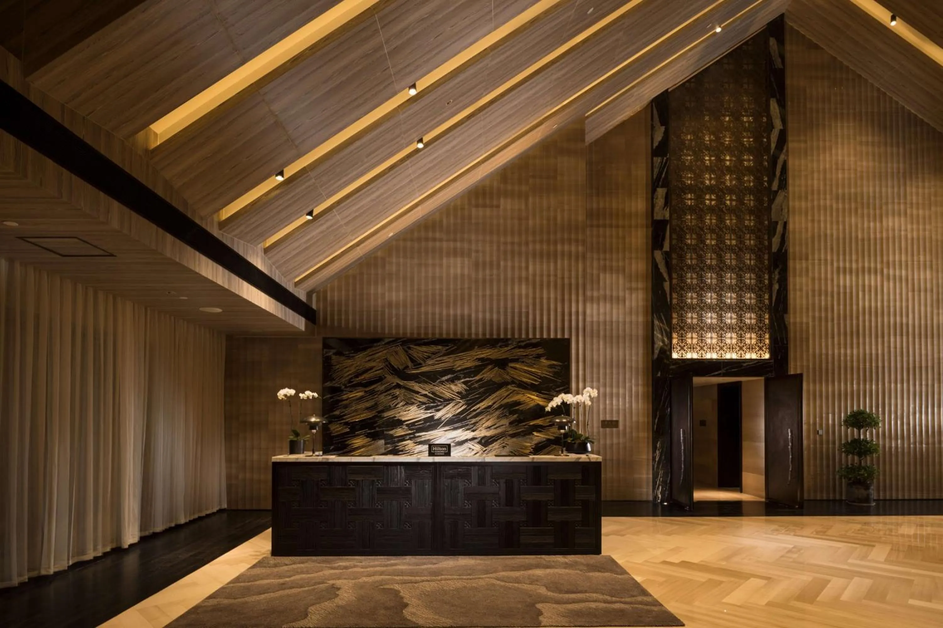 Lobby or reception in Conrad Hangzhou Tonglu