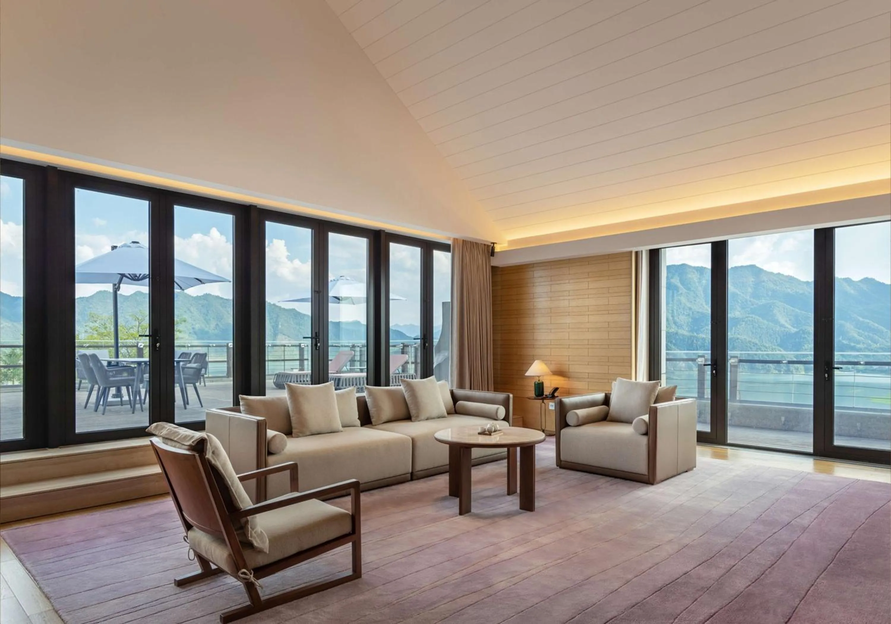 Living room in Conrad Hangzhou Tonglu
