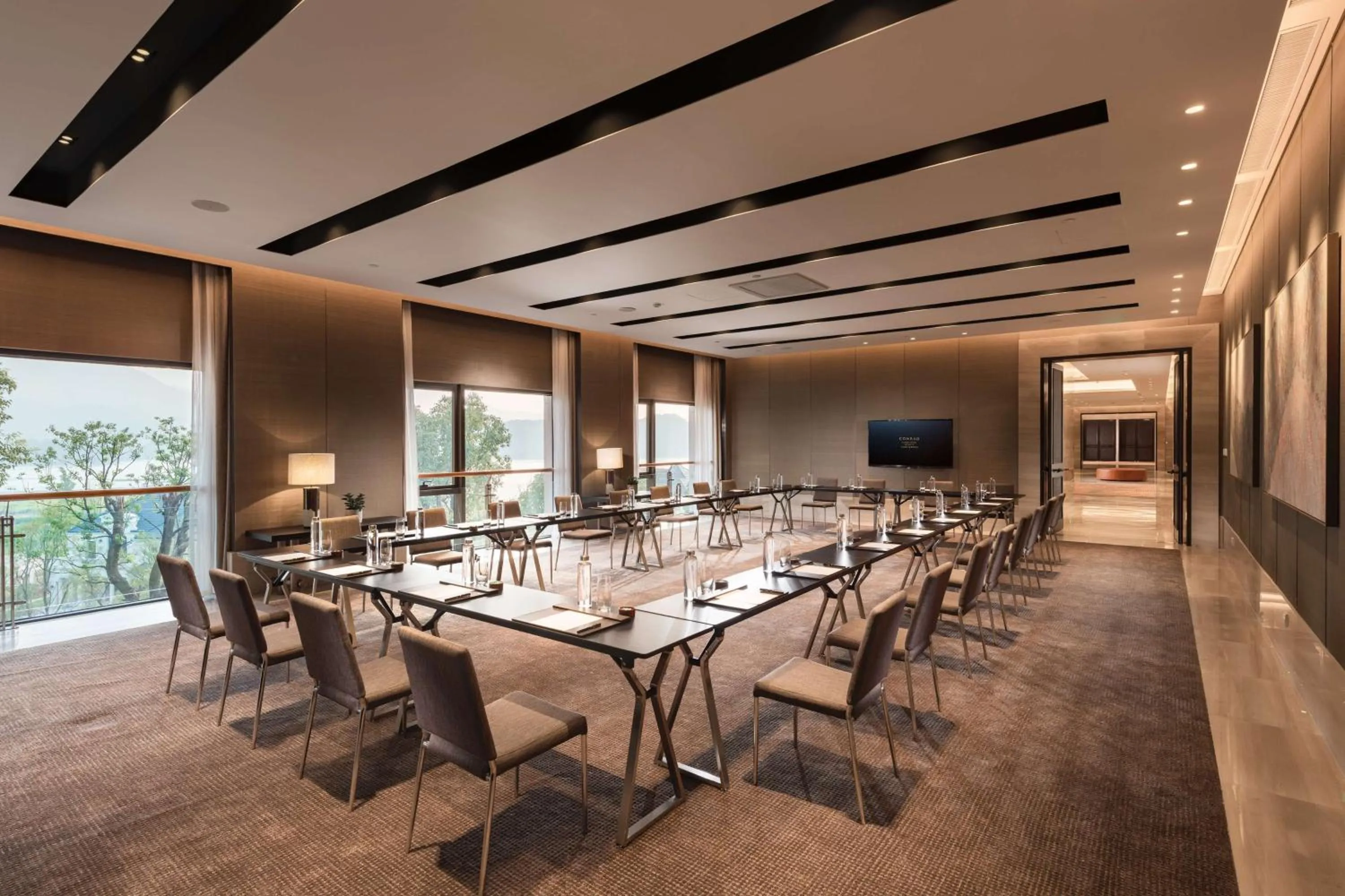 Meeting/conference room in Conrad Hangzhou Tonglu