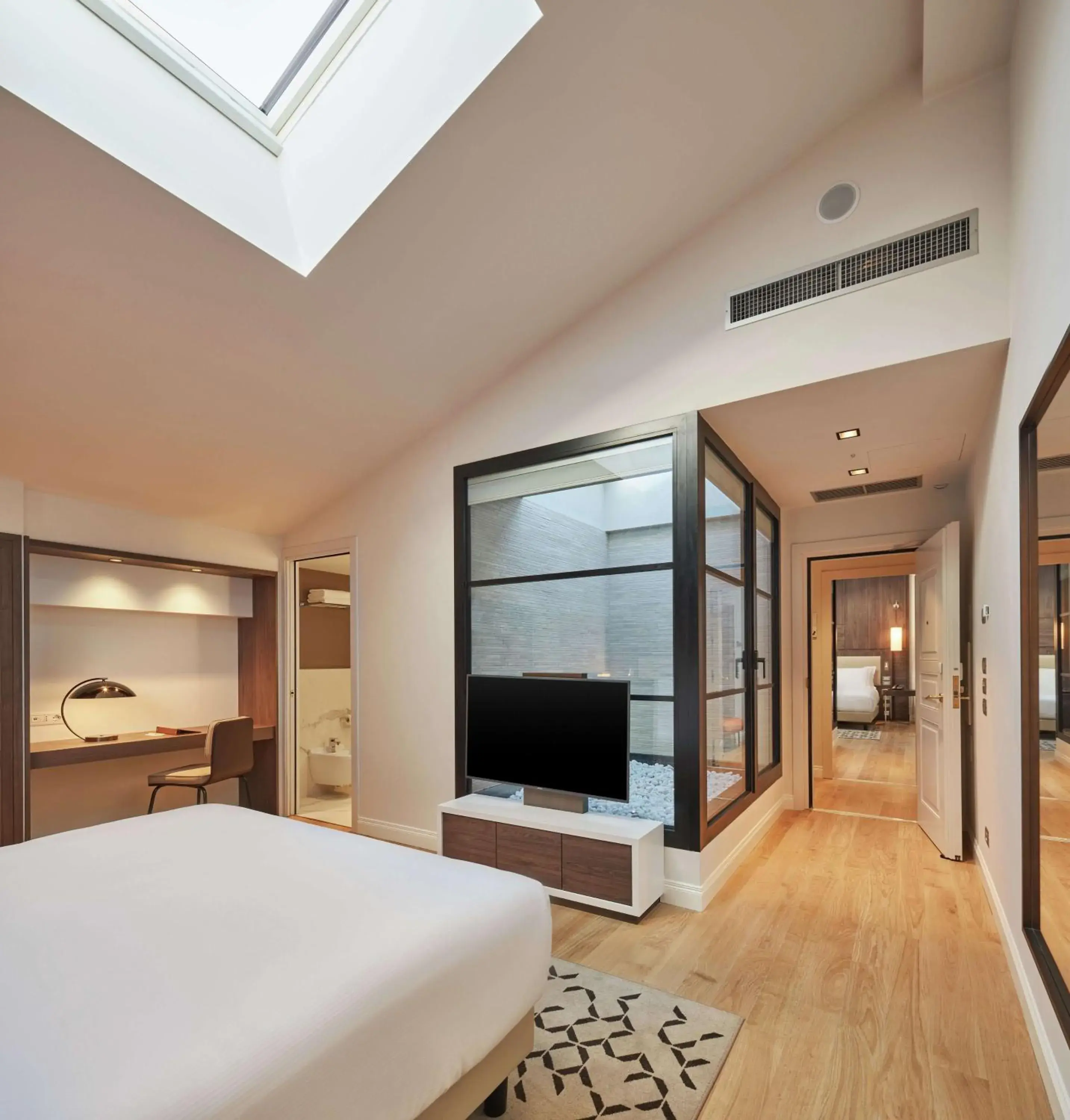 Deluxe Family King Room in DoubleTree By Hilton Trieste Deluxe Family King Room in DoubleTree By Hilton Trieste