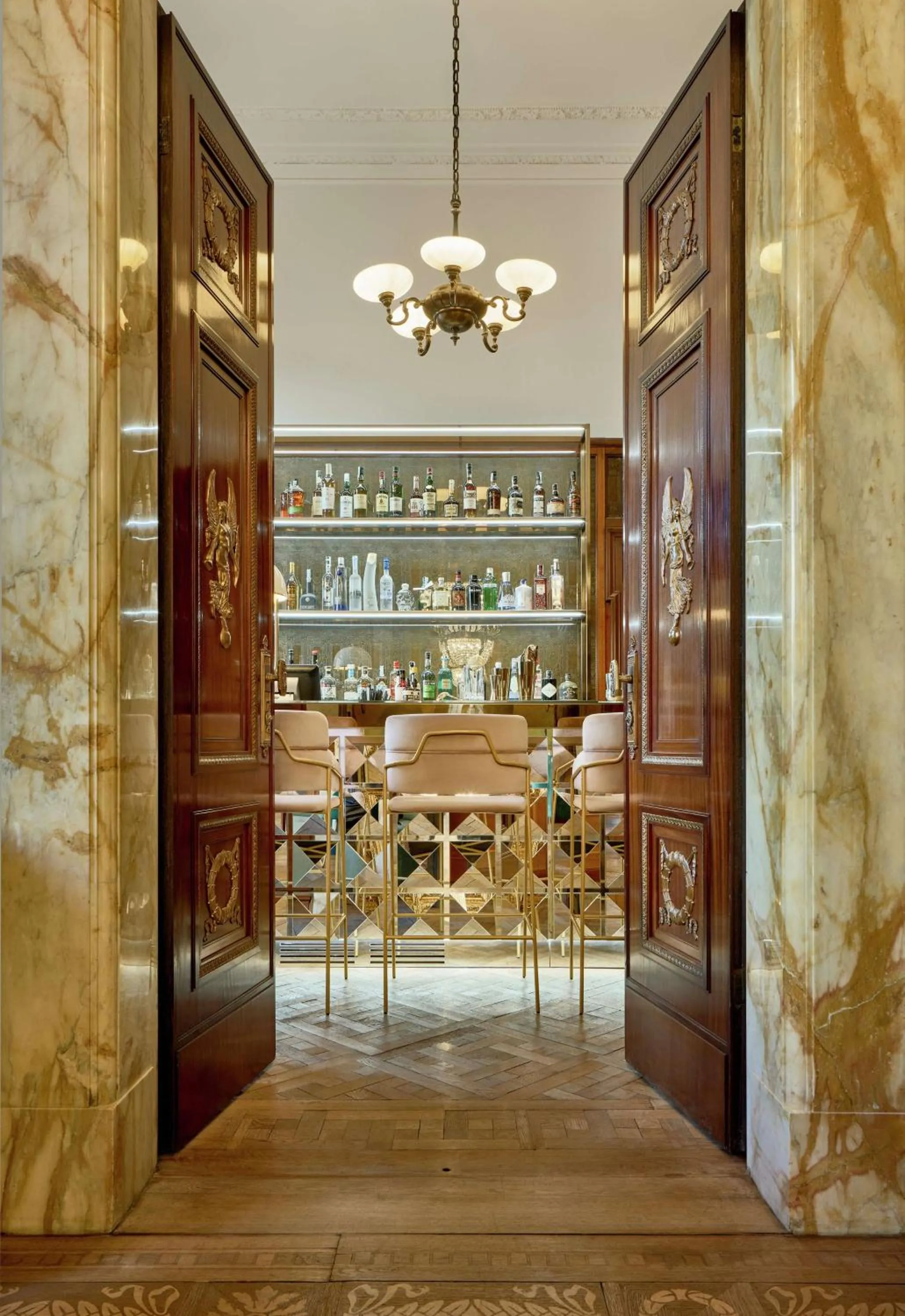 Lounge or bar in DoubleTree By Hilton Trieste