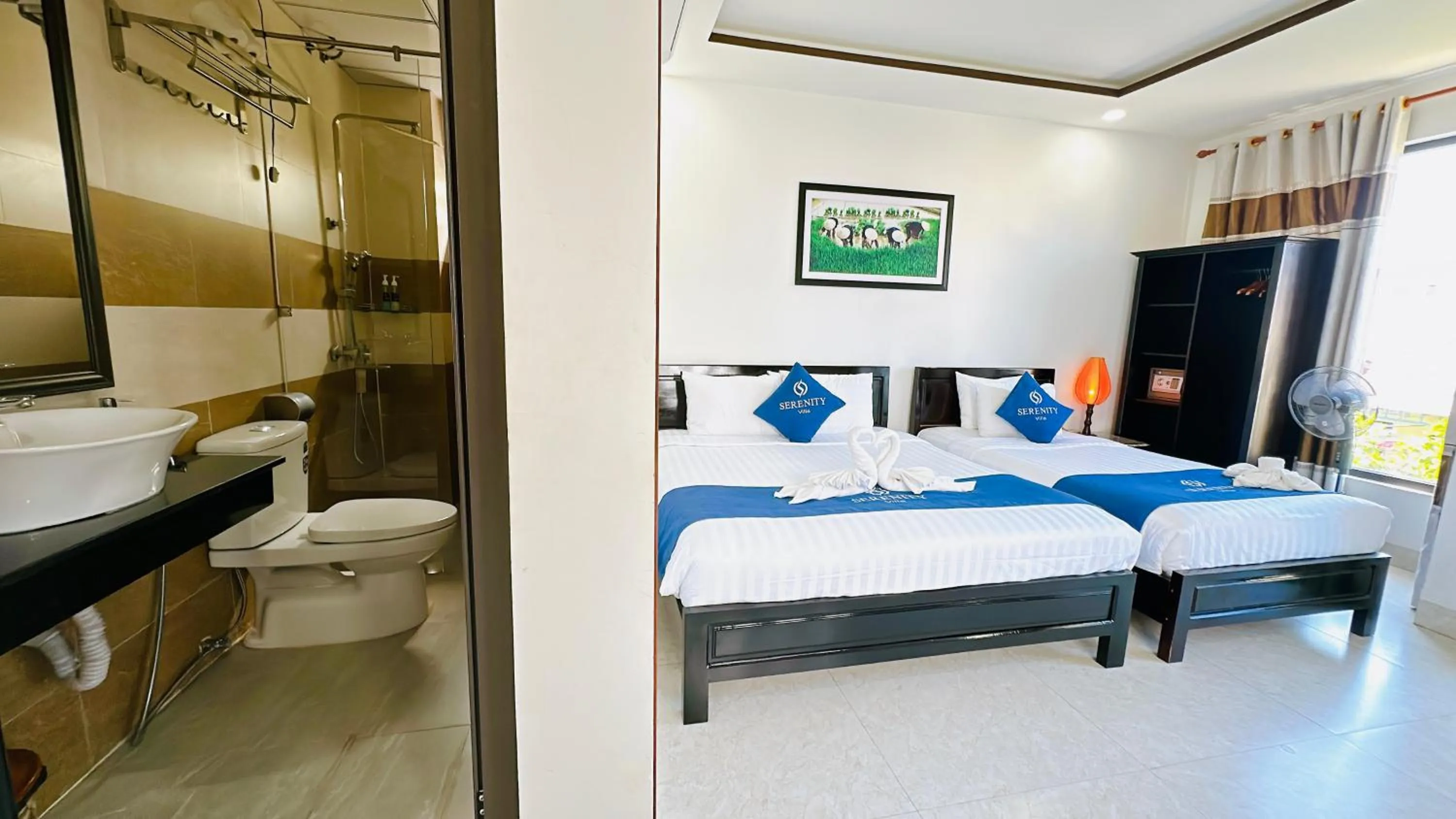 Shower, Bed in Serenity Villa Hoi An