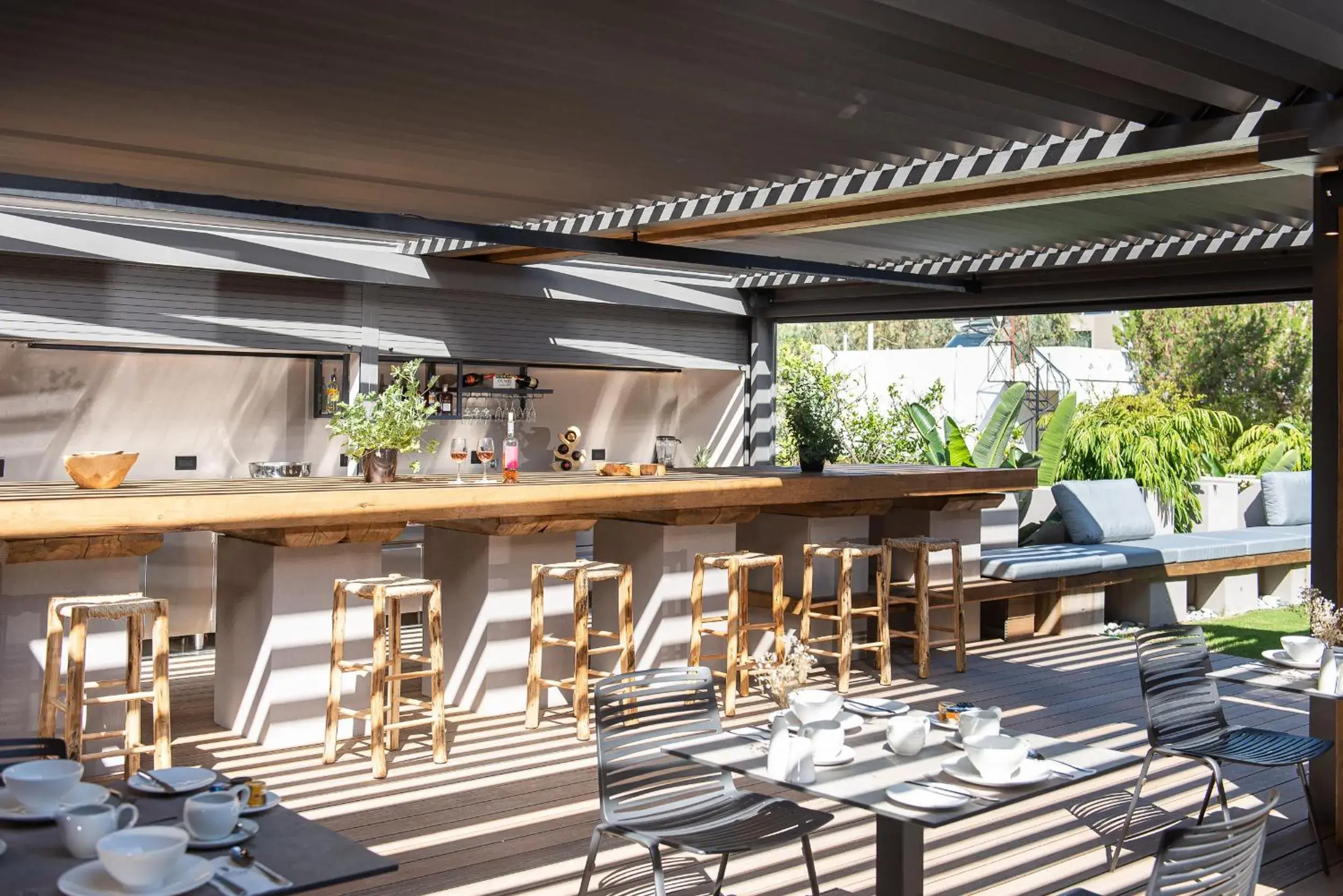 Lounge or bar in Pilot Amphora Boutique Hotel "Adults Only" Lounge or bar in Pilot Amphora Boutique Hotel "Adults Only"