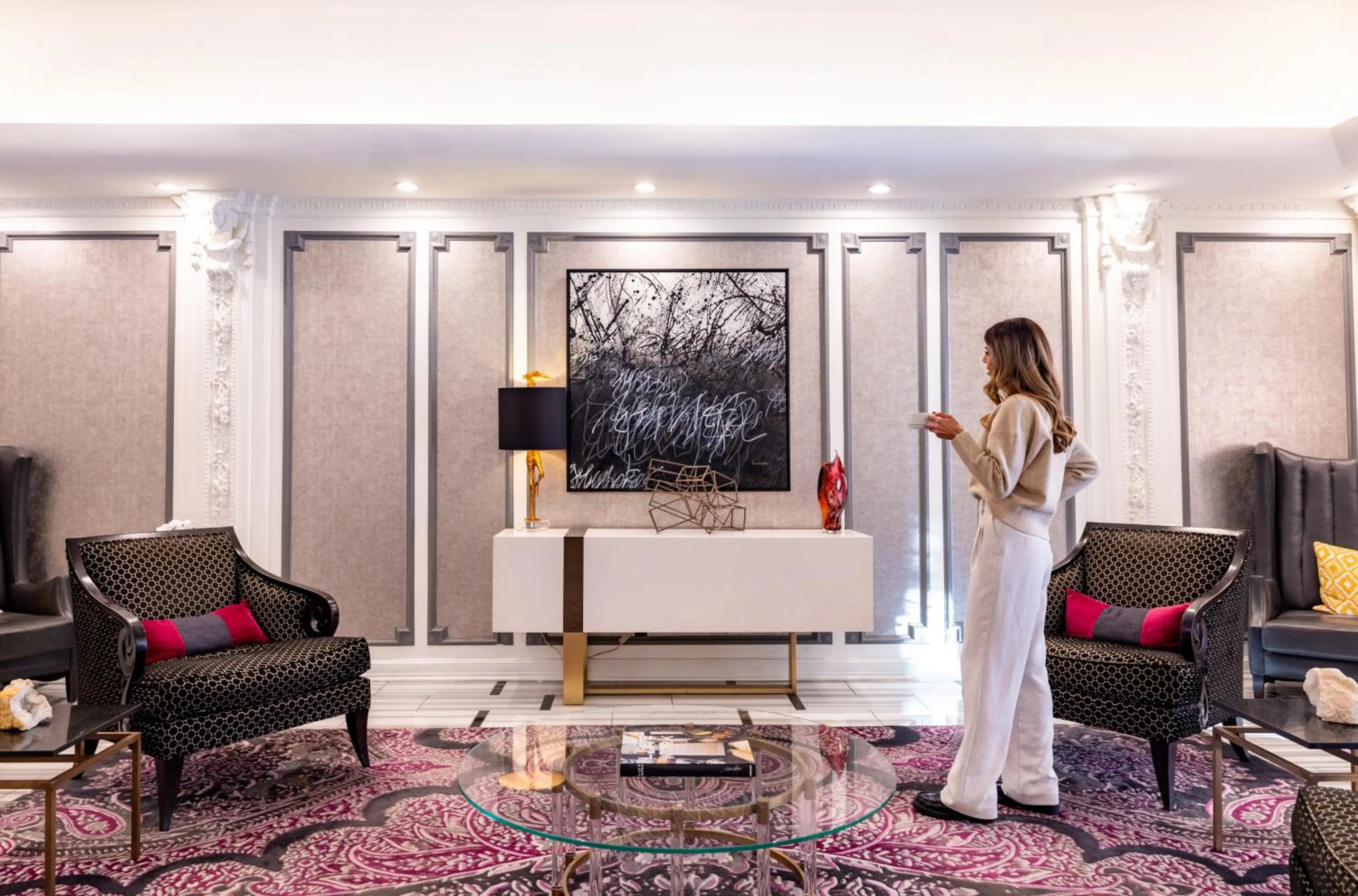 Lobby or reception in The Churchill Hotel Near Embassy Row