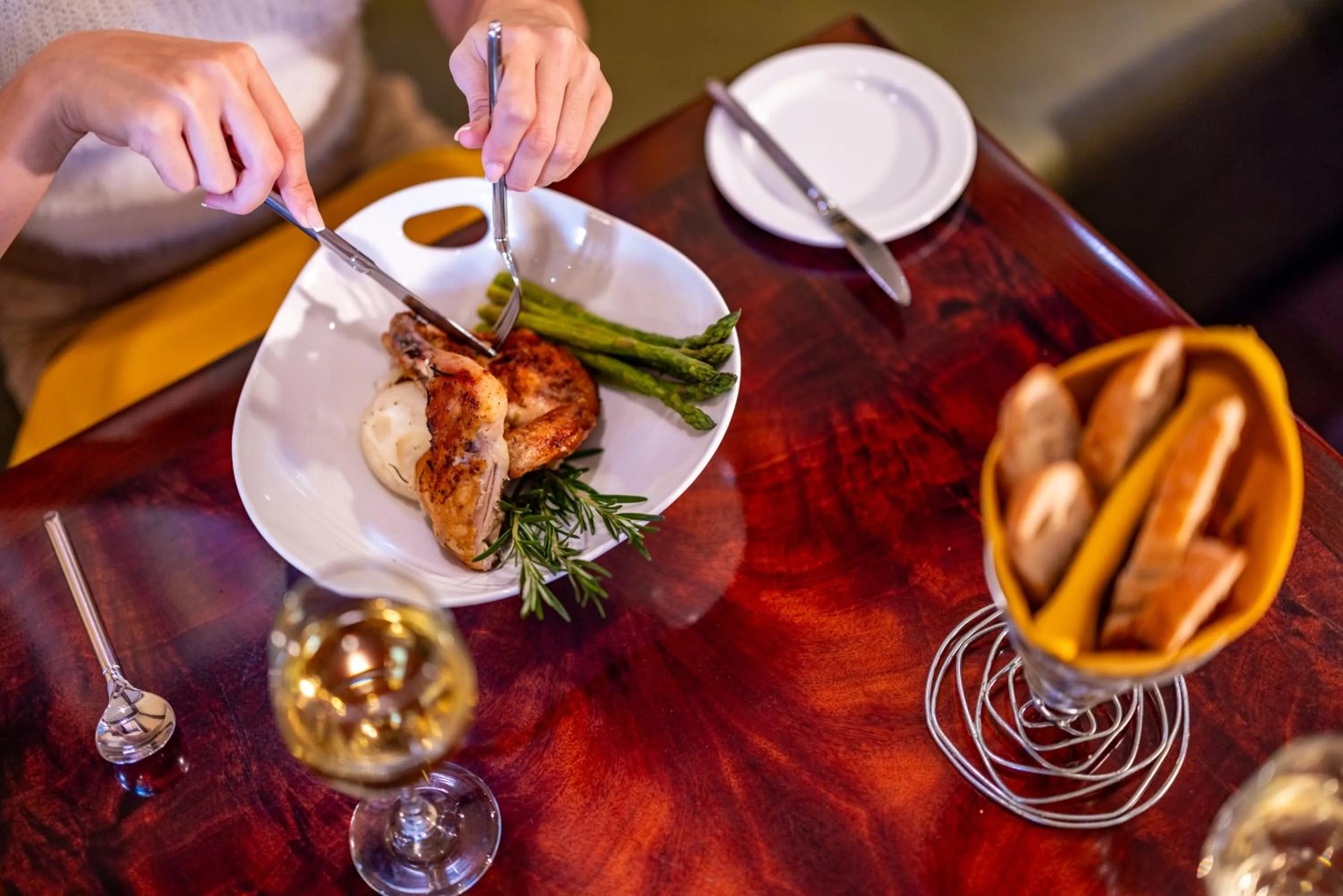 Food in The Churchill Hotel Near Embassy Row