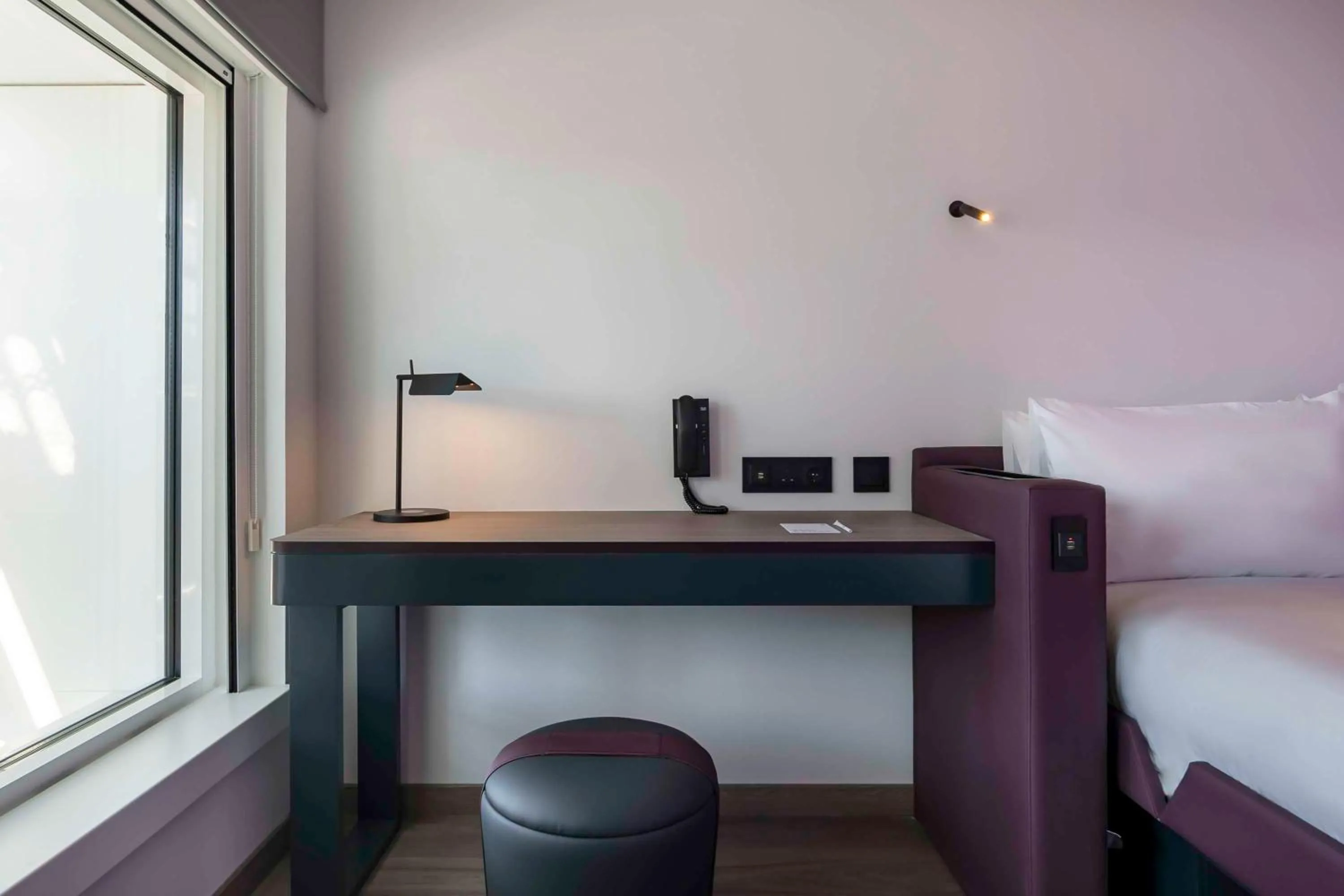 Bedroom, Bed in YOTEL Porto