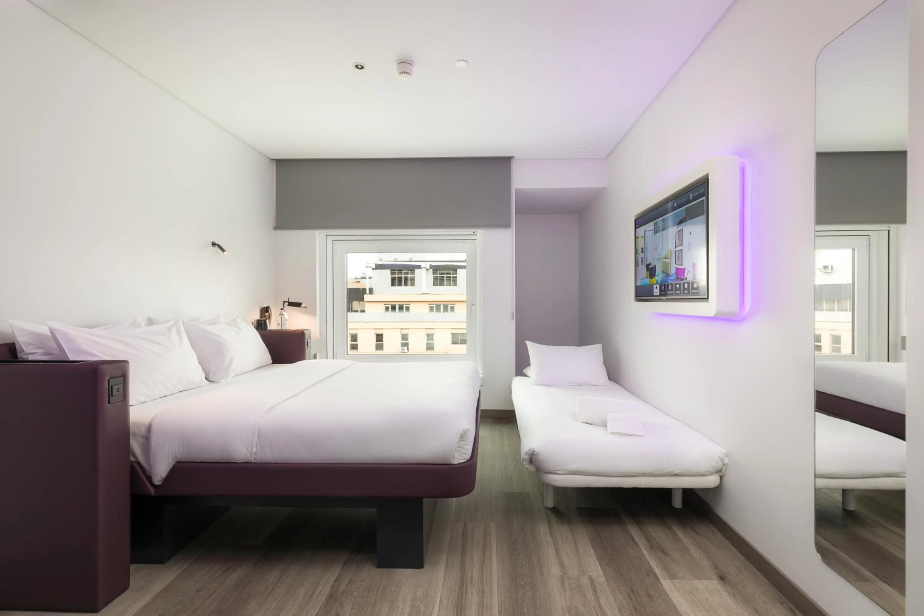 Bedroom, Bed in YOTEL Porto