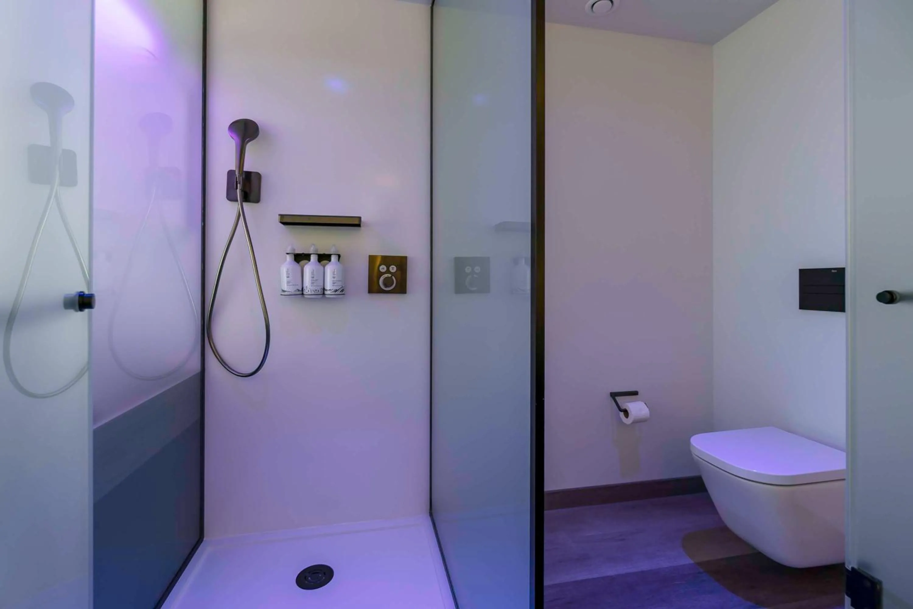 Bathroom in YOTEL Porto