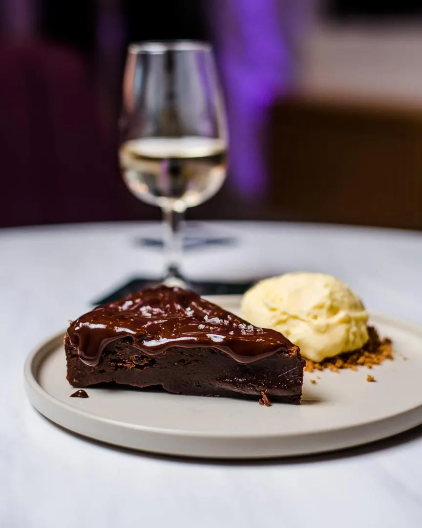 Restaurant/places to eat in YOTEL Porto