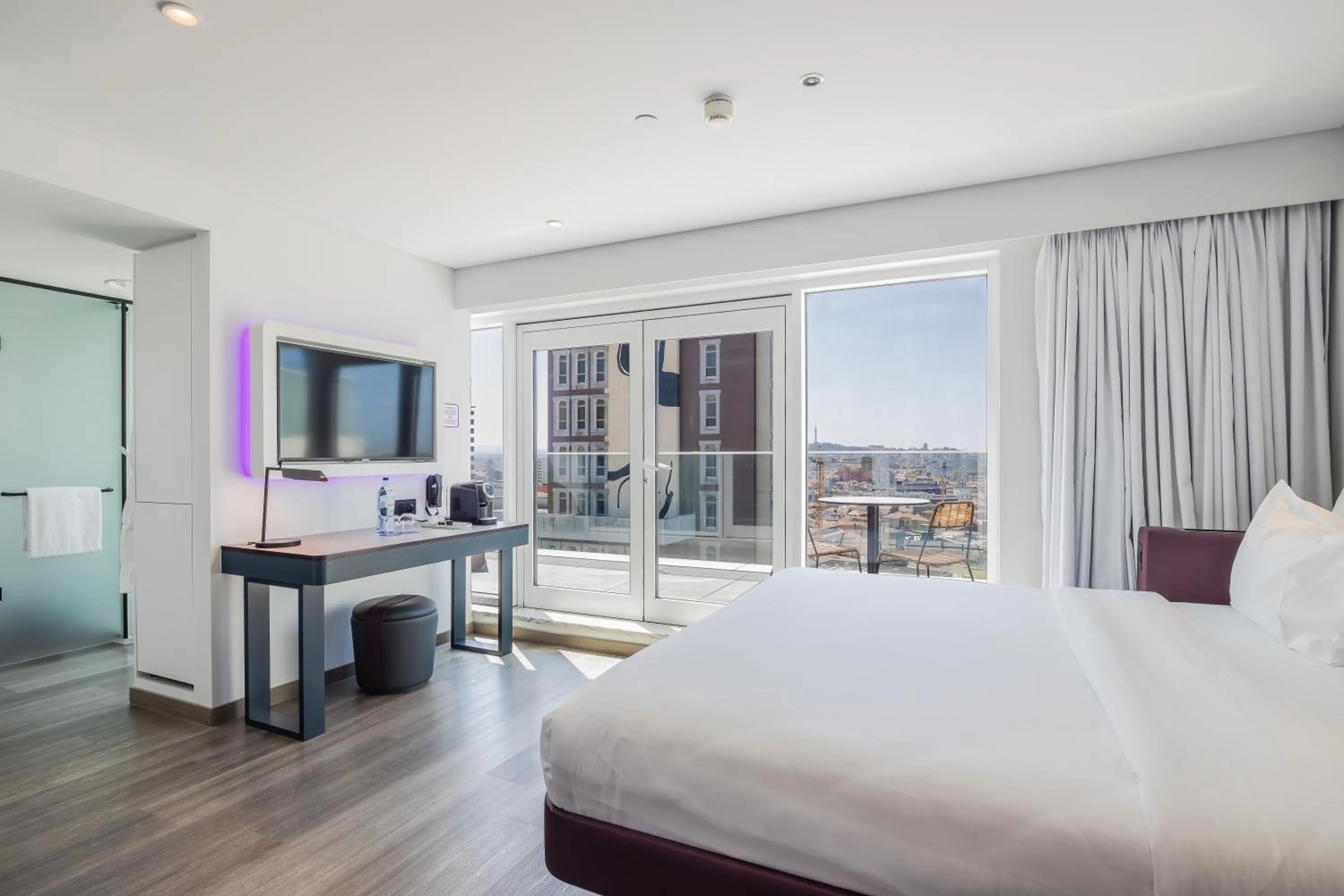 Bedroom, Bed in YOTEL Porto