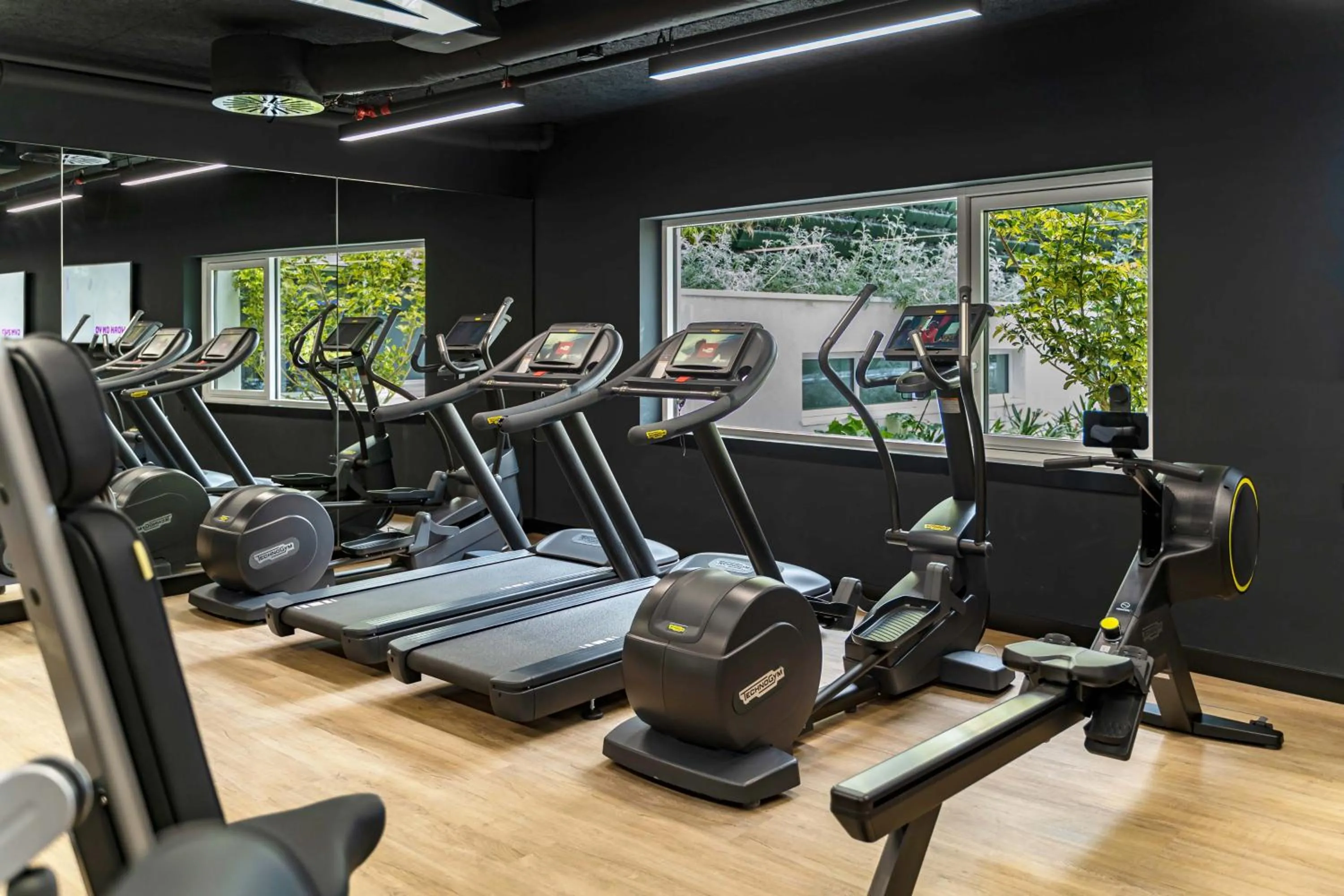 Fitness centre/facilities in YOTEL Porto