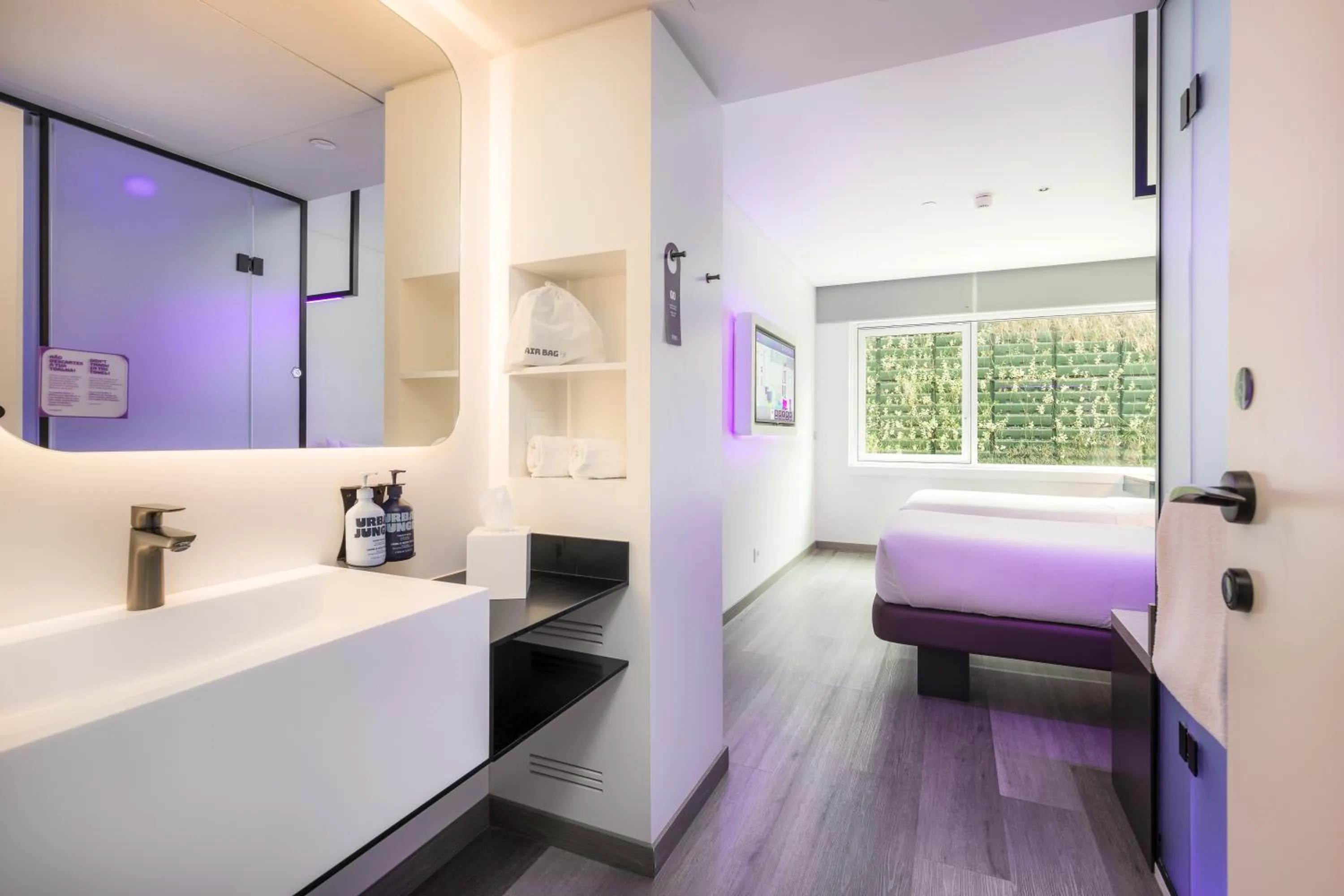 Bedroom, Bed in YOTEL Porto