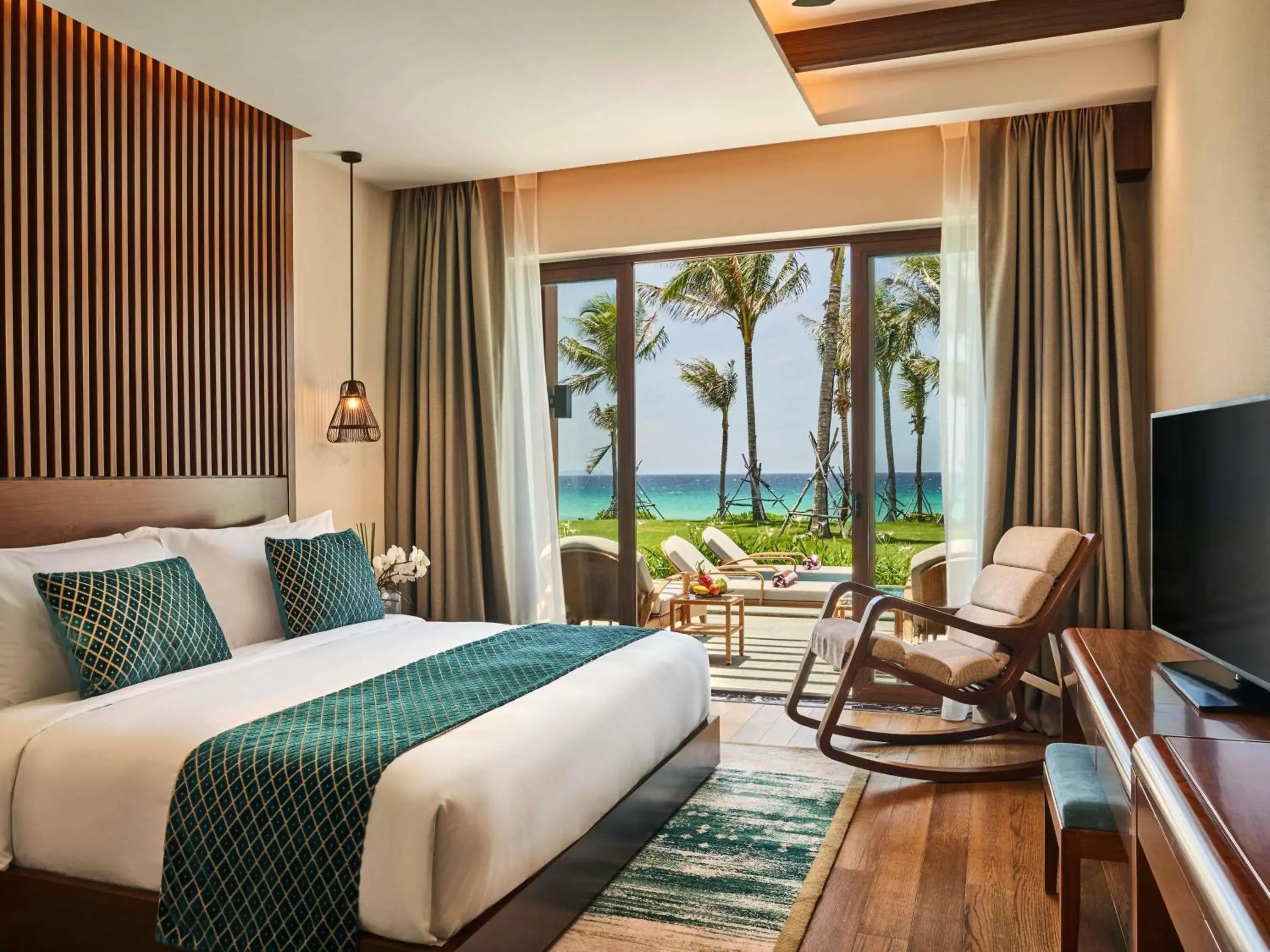 Bedroom, Bed in Mövenpick Resort Cam Ranh Bedroom, Bed in Mövenpick Resort Cam Ranh