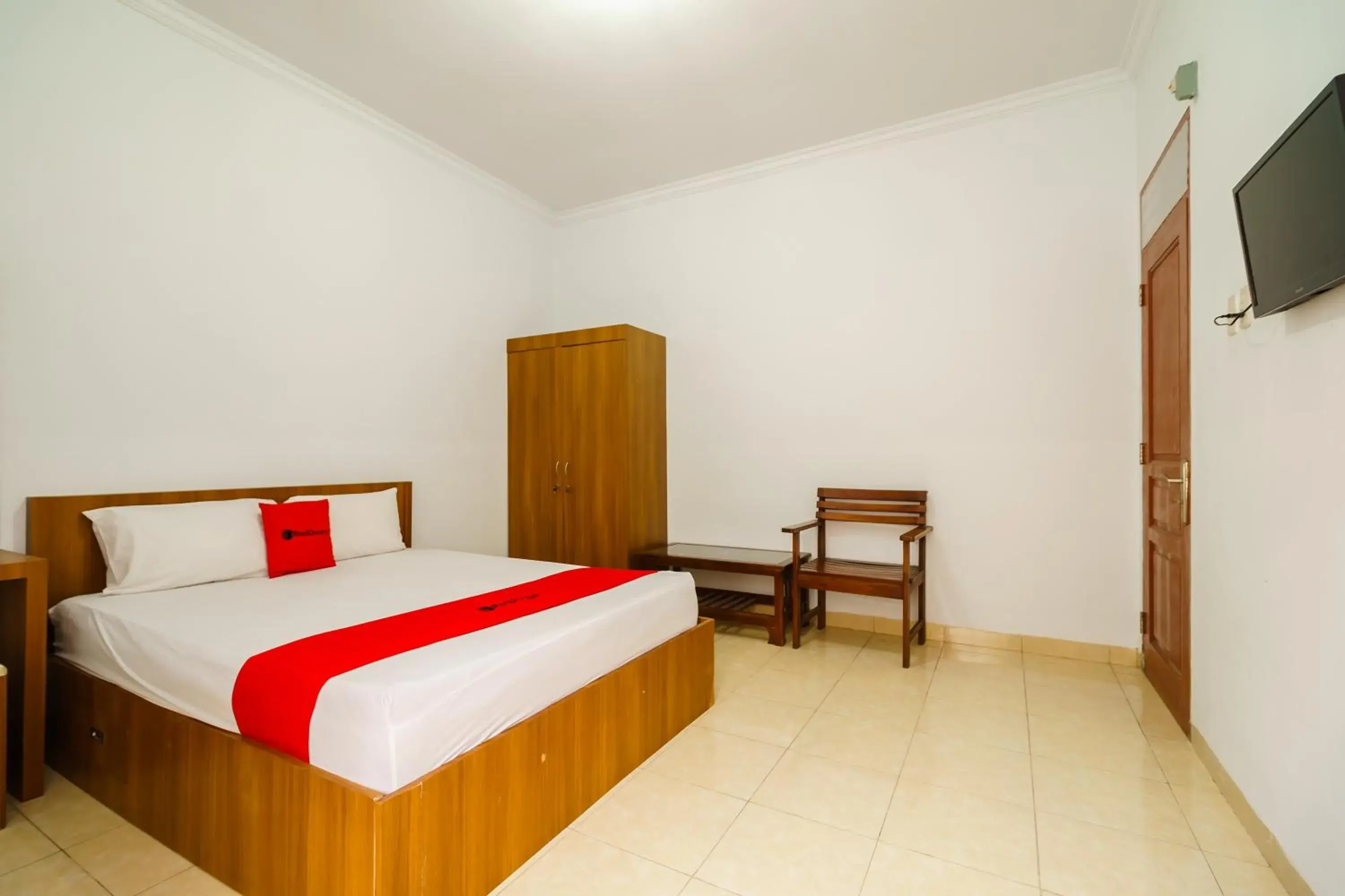 Bed in RedDoorz Syariah@Jalan Dr Mansyur Medan Bed in RedDoorz Syariah@Jalan Dr Mansyur Medan