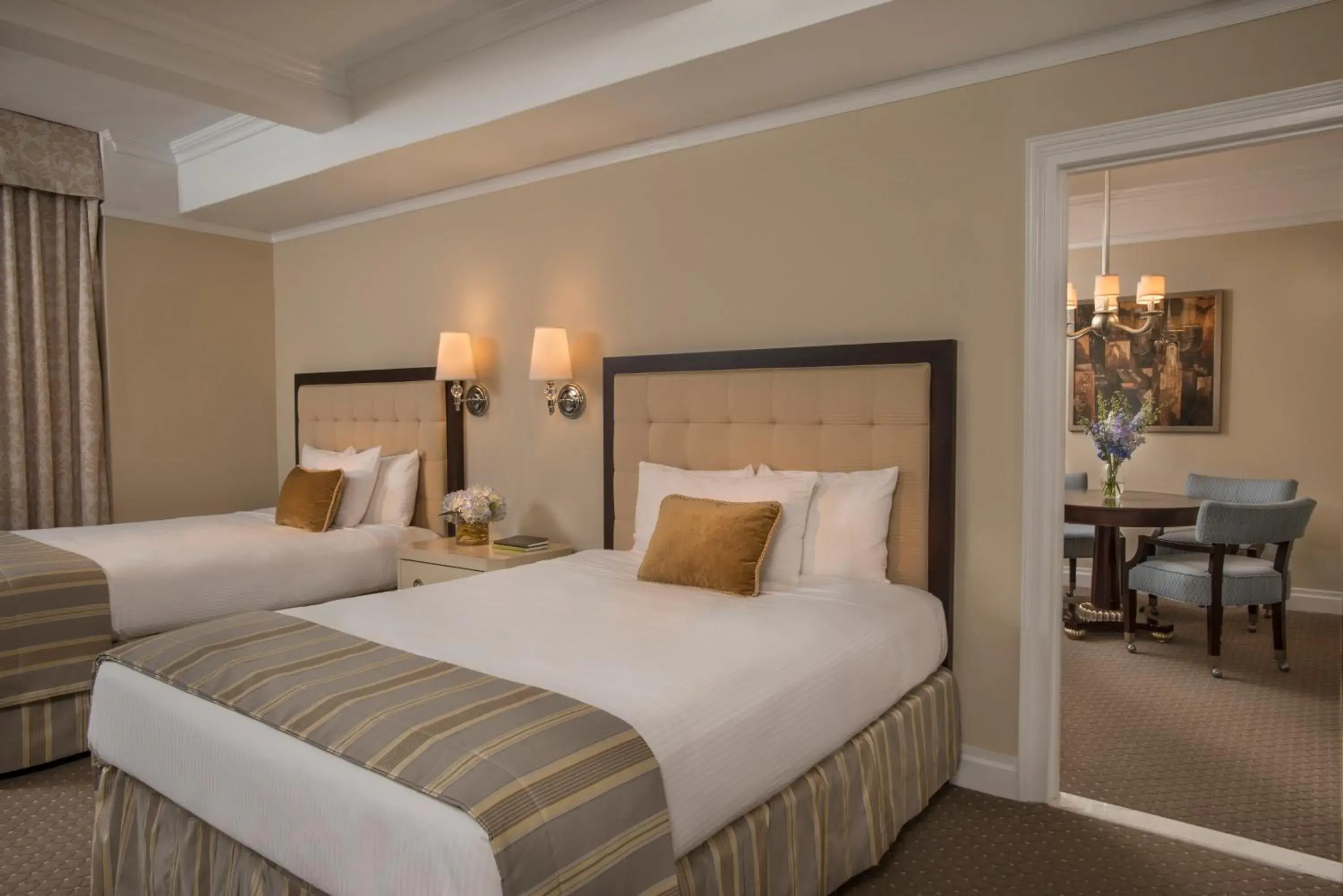 Premier One Bedroom Suite City view with Two Double Beds in Warwick New York Premier One Bedroom Suite City view with Two Double Beds in Warwick New York