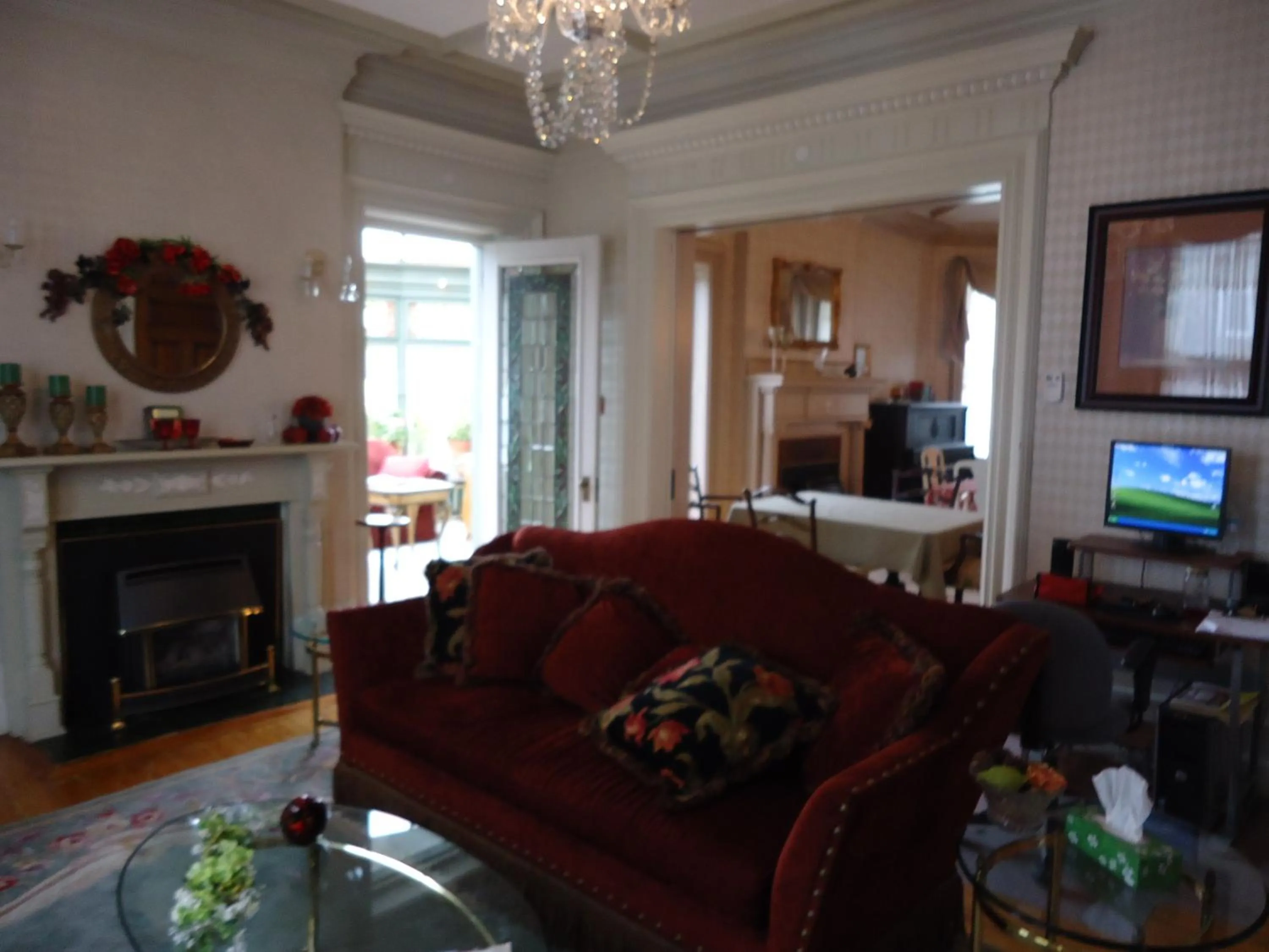 Communal lounge/ TV room in Chipman Hill Suites - Sydney Street