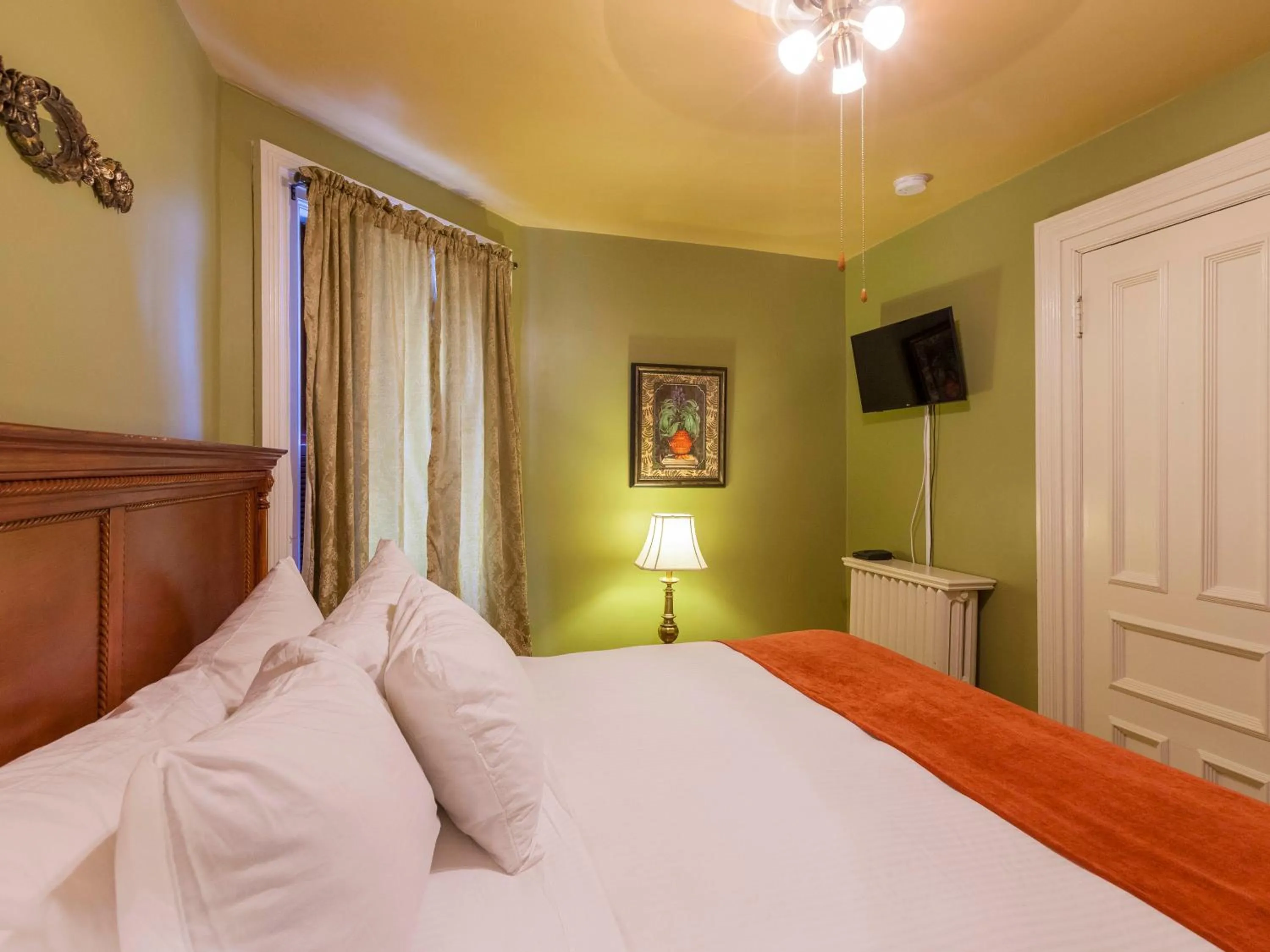 Bedroom in Chipman Hill Suites - Sydney Street