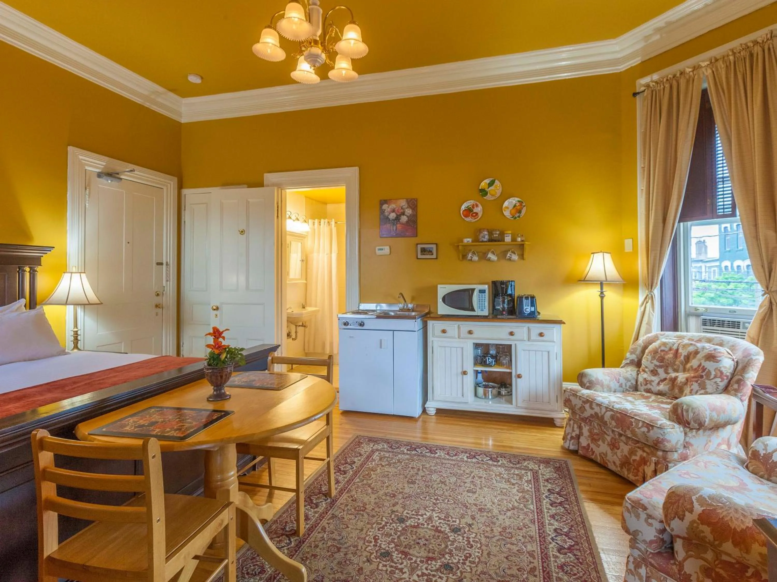 Photo of the whole room in Chipman Hill Suites - Sydney Street