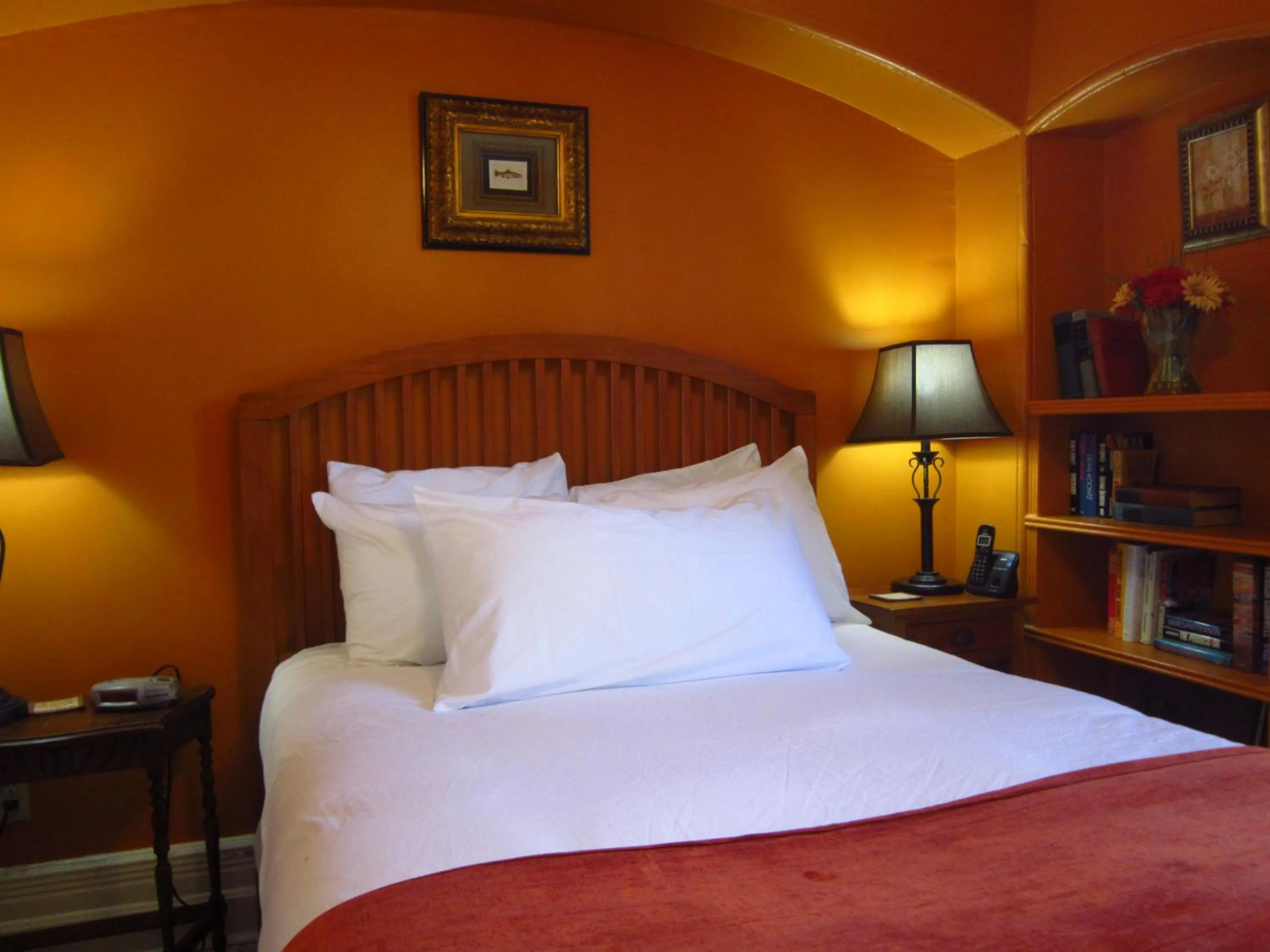 Bed in Chipman Hill Suites - Sydney Street