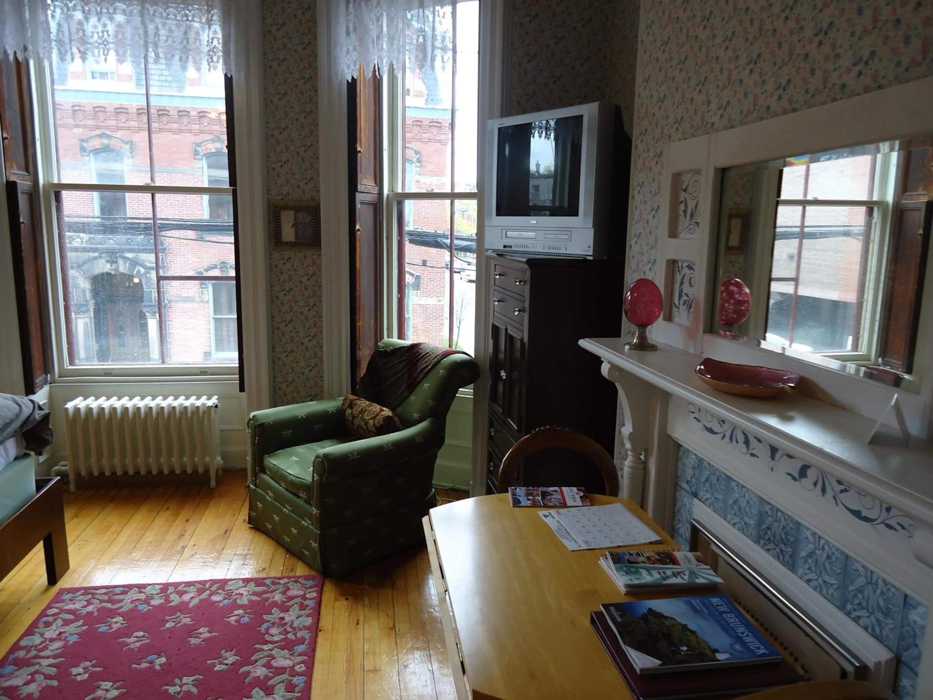 Seating area in Chipman Hill Suites - Sydney Street