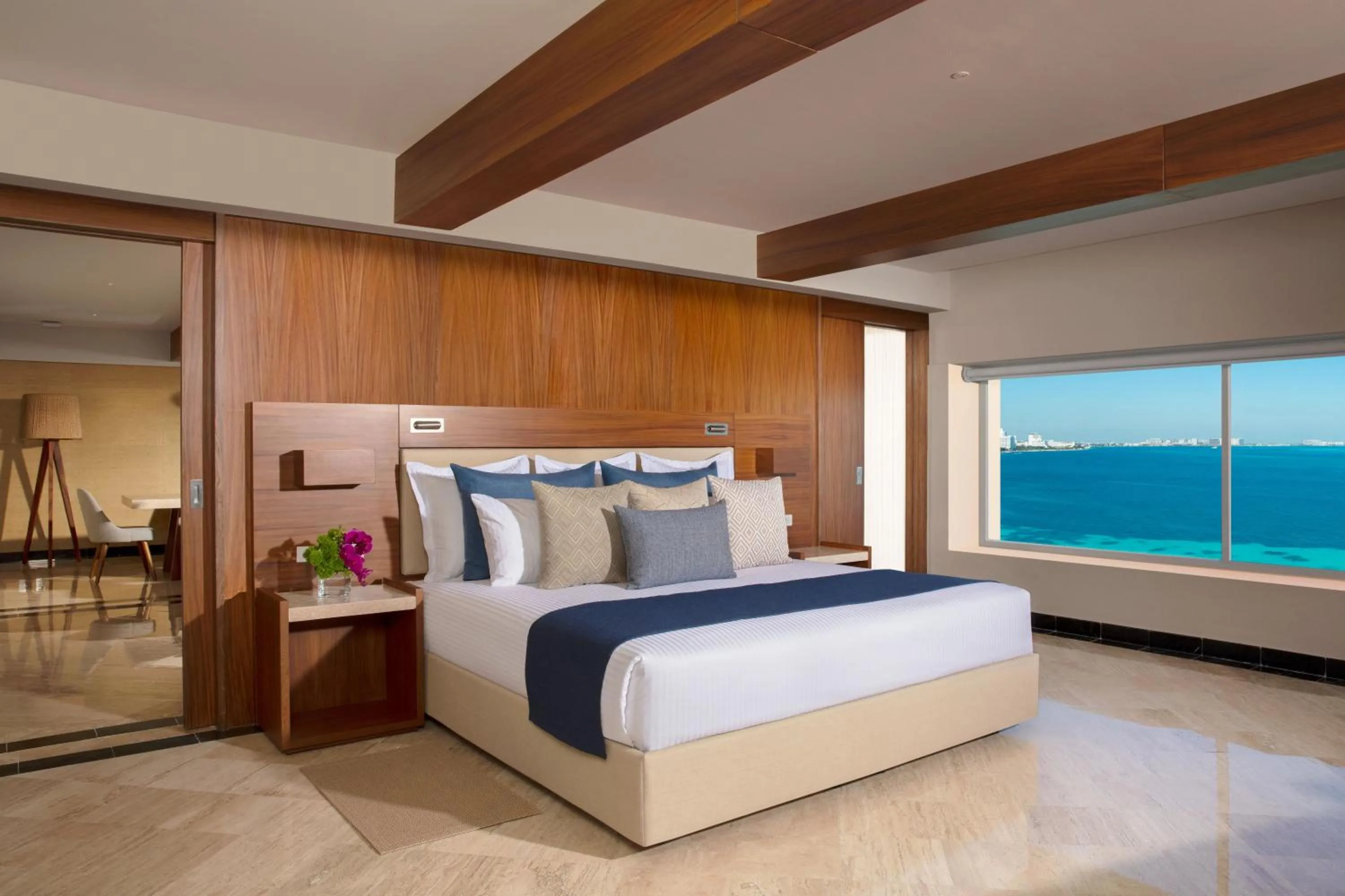 Bedroom, Bed in Dreams Sands Cancun Resort & Spa