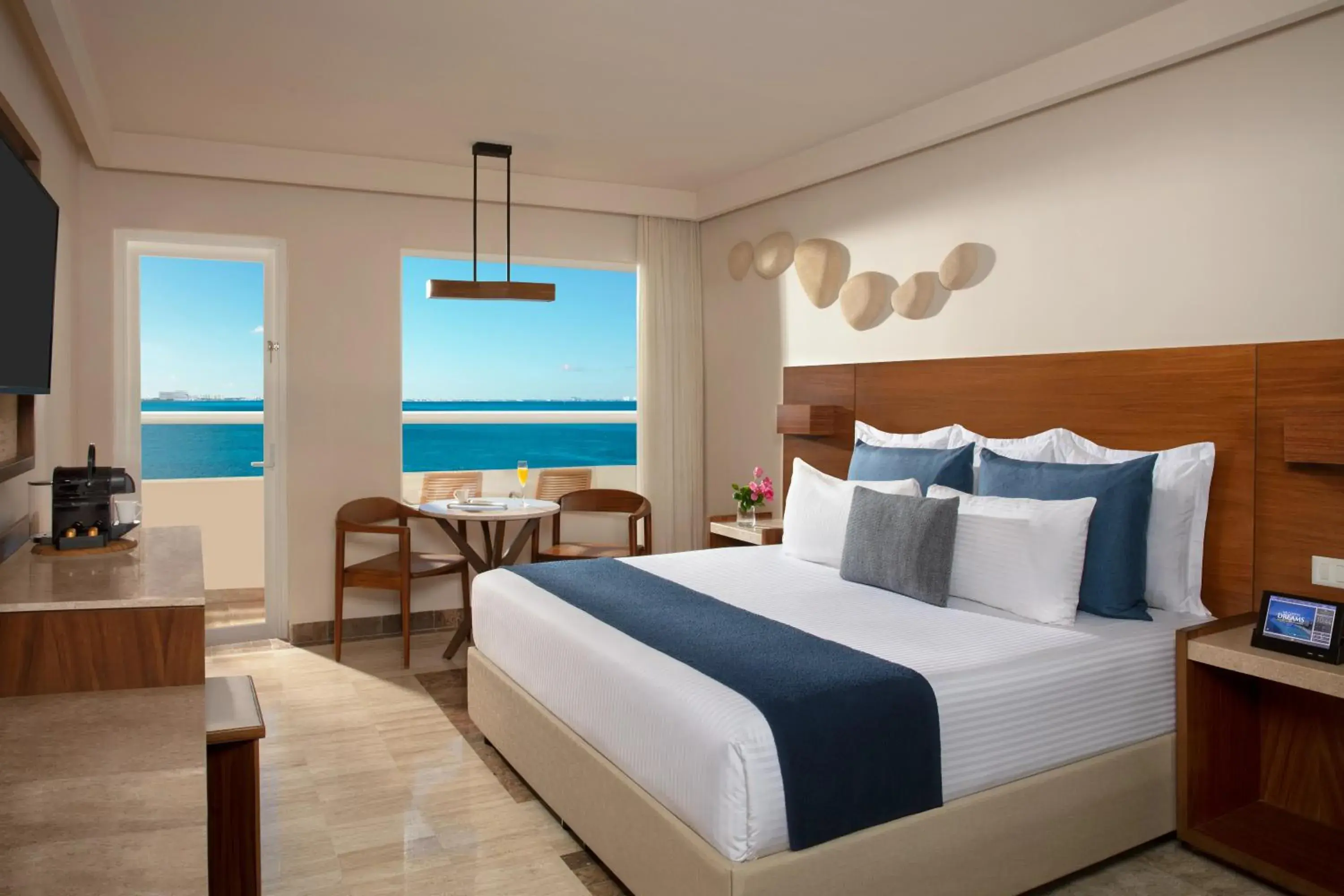 Bed in Dreams Sands Cancun Resort & Spa Bed in Dreams Sands Cancun Resort & Spa