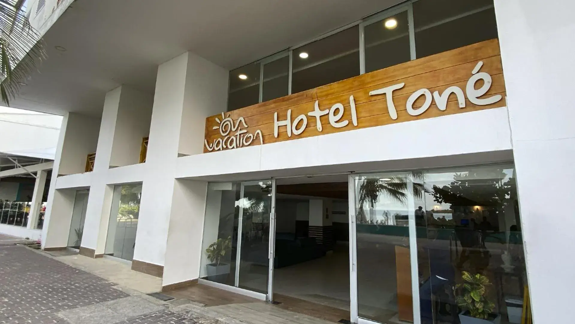 Facade/entrance in Hotel Toné by On vacation Facade/entrance in Hotel Toné by On vacation